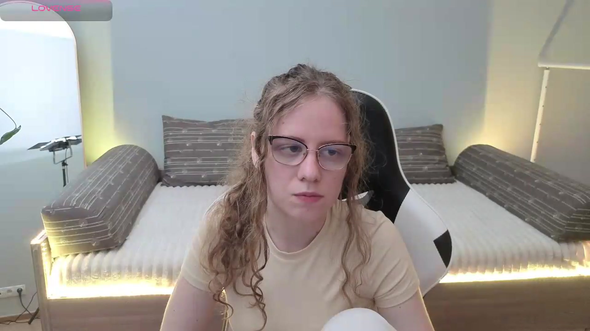 Gallery image thumbnail from BlueFlowerr's myfreecams stream on, 05/25/2026, 20:06 image 2 of 20