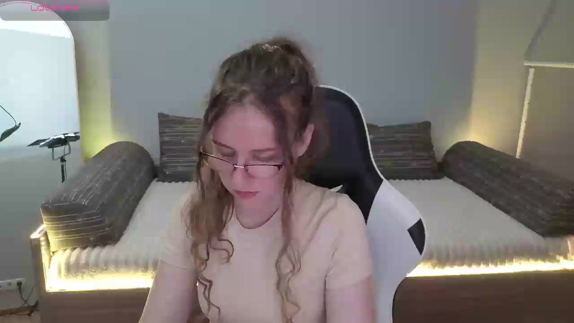 Gallery image thumbnail from BlueFlowerr's myfreecams stream on, 05/25/2026, 20:06 image 7 of 20