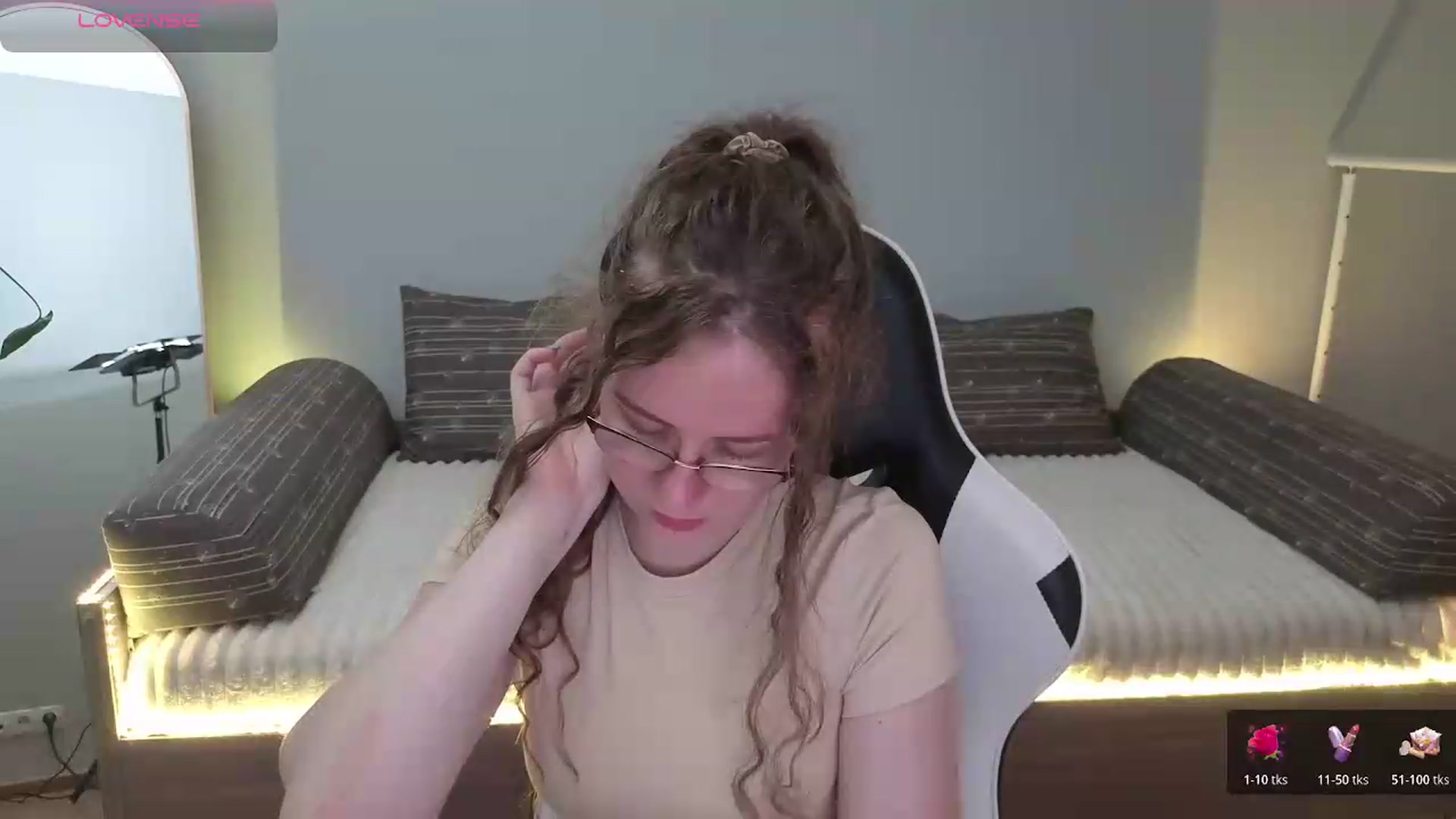 Gallery image thumbnail from BlueFlowerr's myfreecams stream on, 05/25/2026, 20:06 image 10 of 20