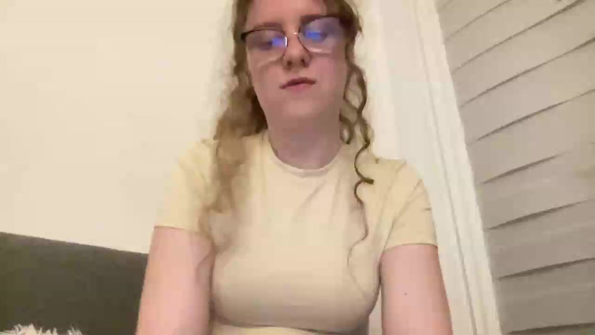 Gallery image thumbnail from BlueFlowerr's myfreecams stream on, 05/26/2026, 01:57 image 8 of 20