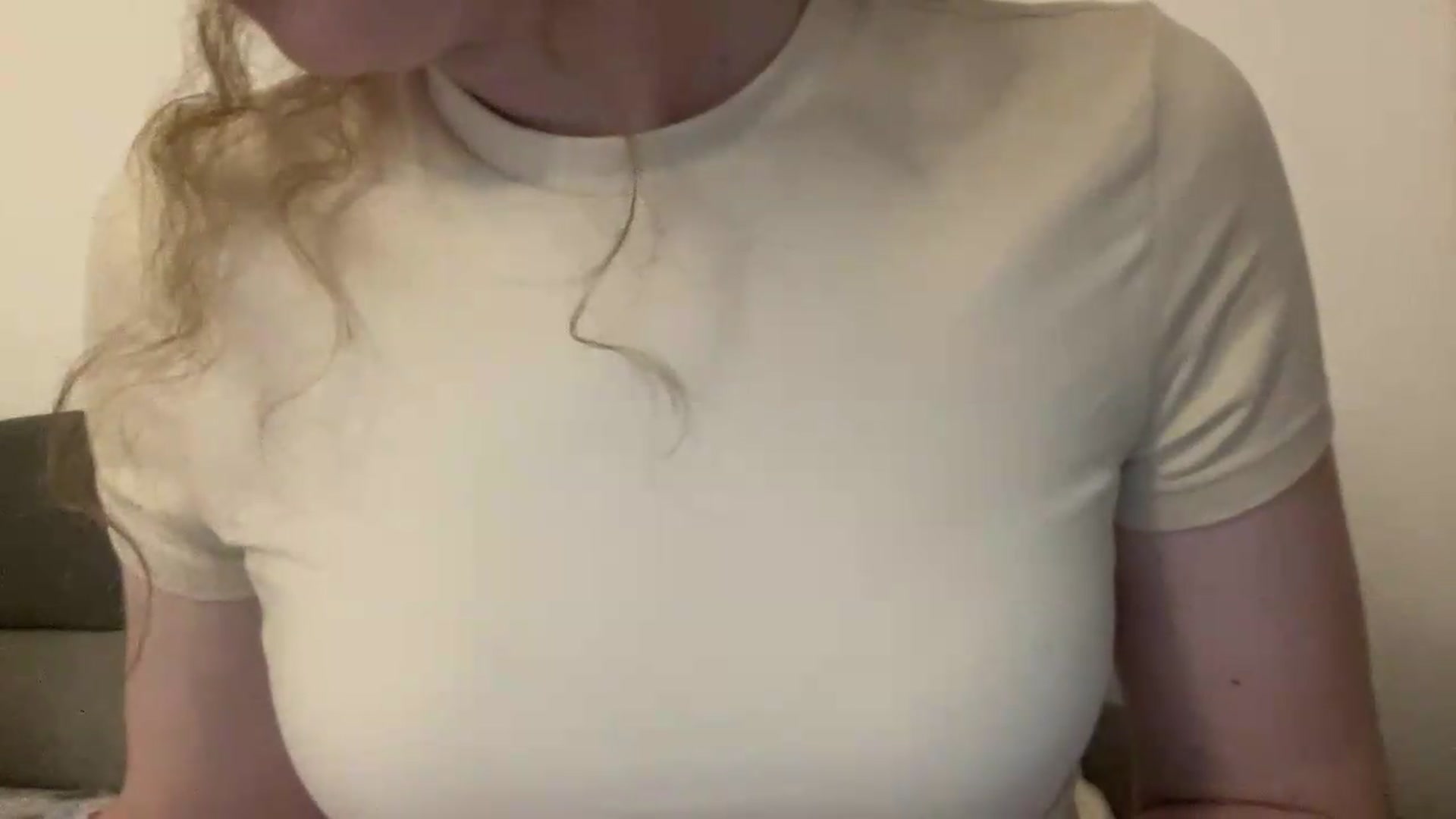 Gallery image thumbnail from BlueFlowerr's myfreecams stream on, 05/26/2026, 01:57 image 5 of 20
