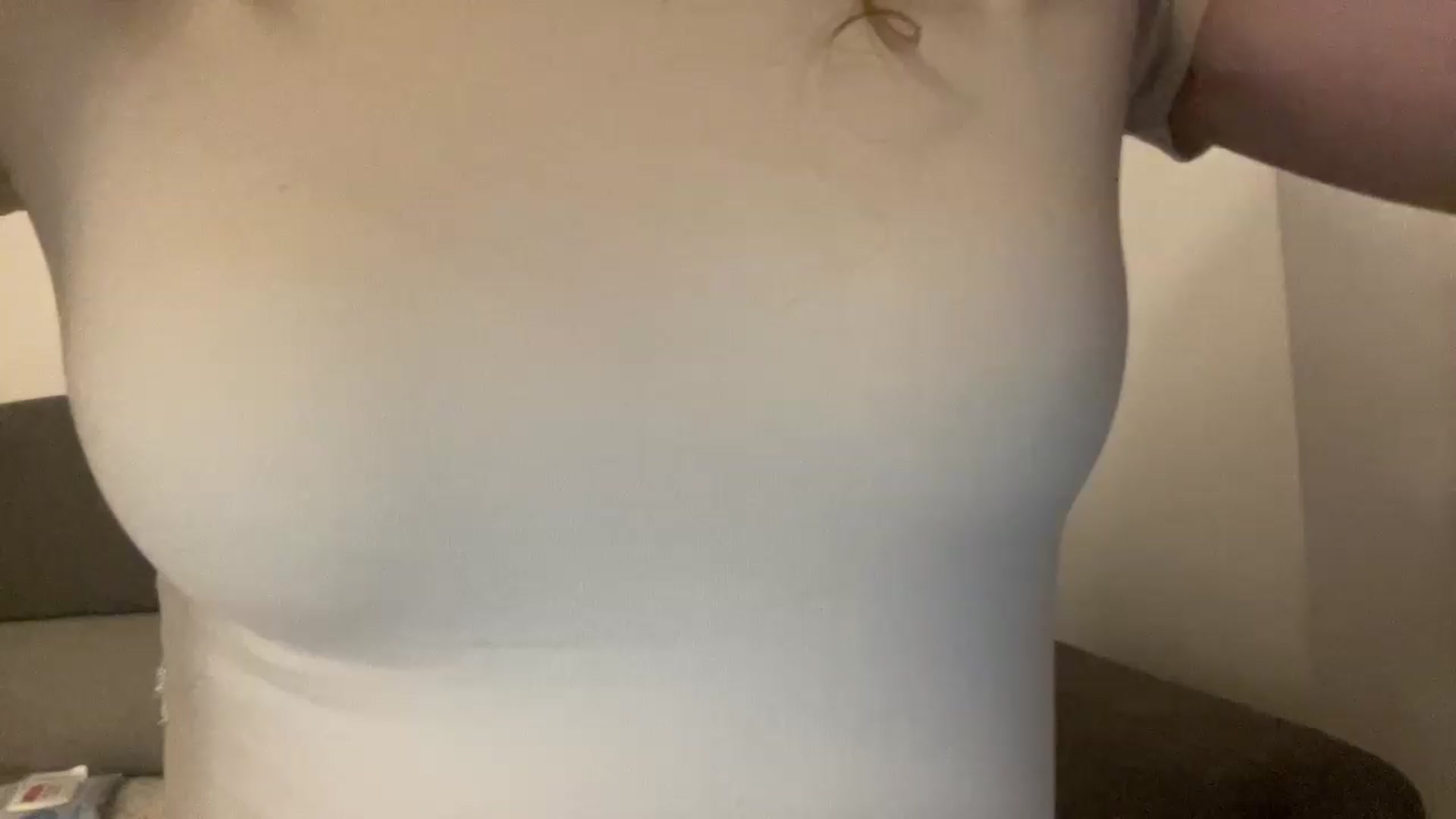Gallery image thumbnail from BlueFlowerr's myfreecams stream on, 05/26/2026, 01:57 image 14 of 20