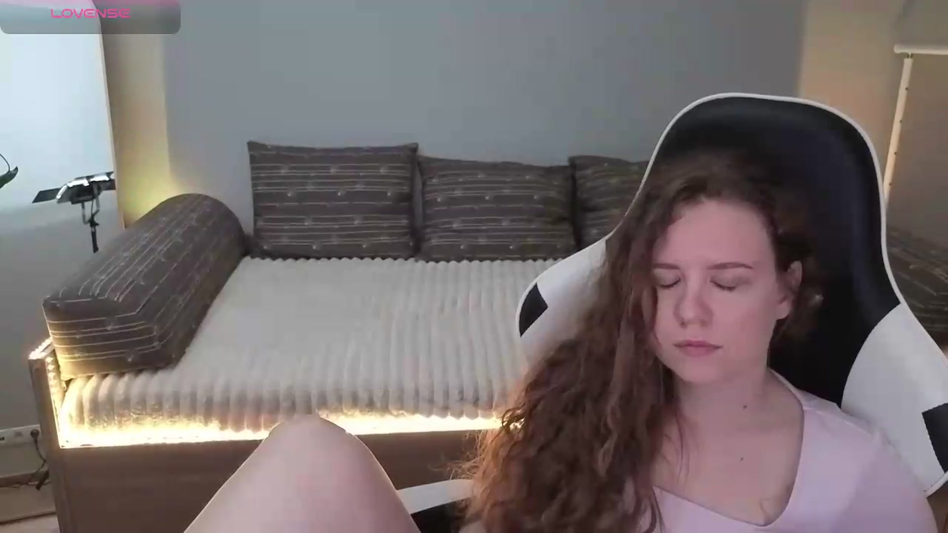Gallery image thumbnail from BlueFlowerr's myfreecams stream on, 05/26/2026, 22:35 image 12 of 20