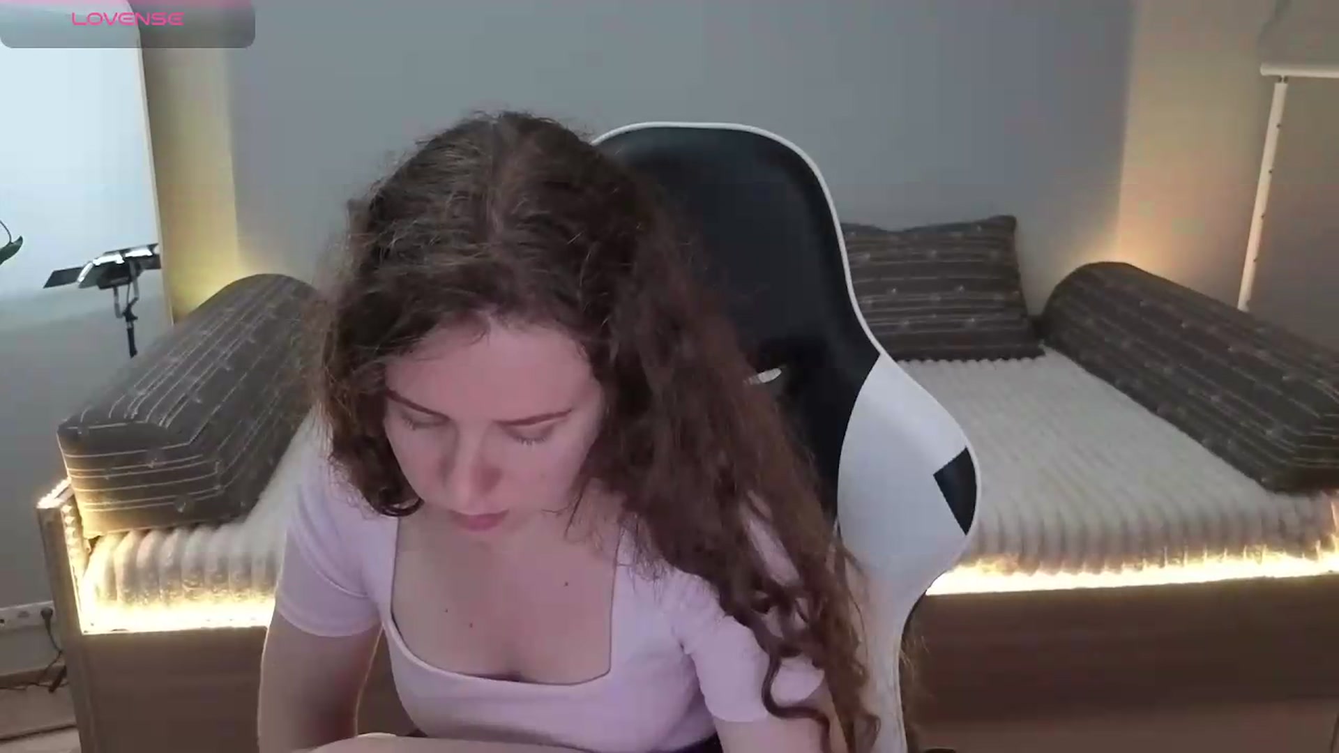 Gallery image thumbnail from BlueFlowerr's myfreecams stream on, 05/26/2026, 22:35 image 4 of 20