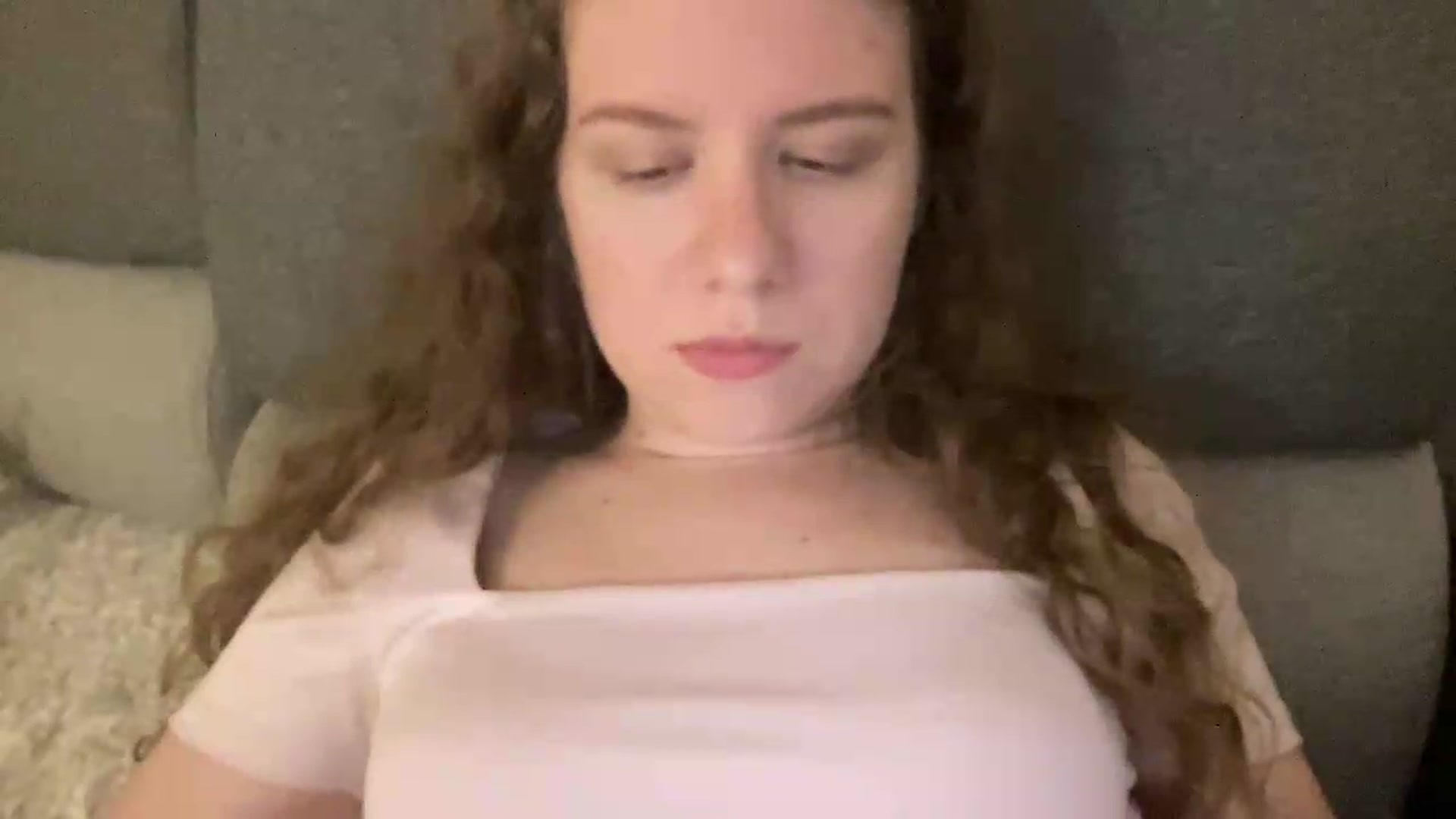 Gallery image thumbnail from BlueFlowerr's myfreecams stream on, 05/27/2026, 24:00 image 17 of 20