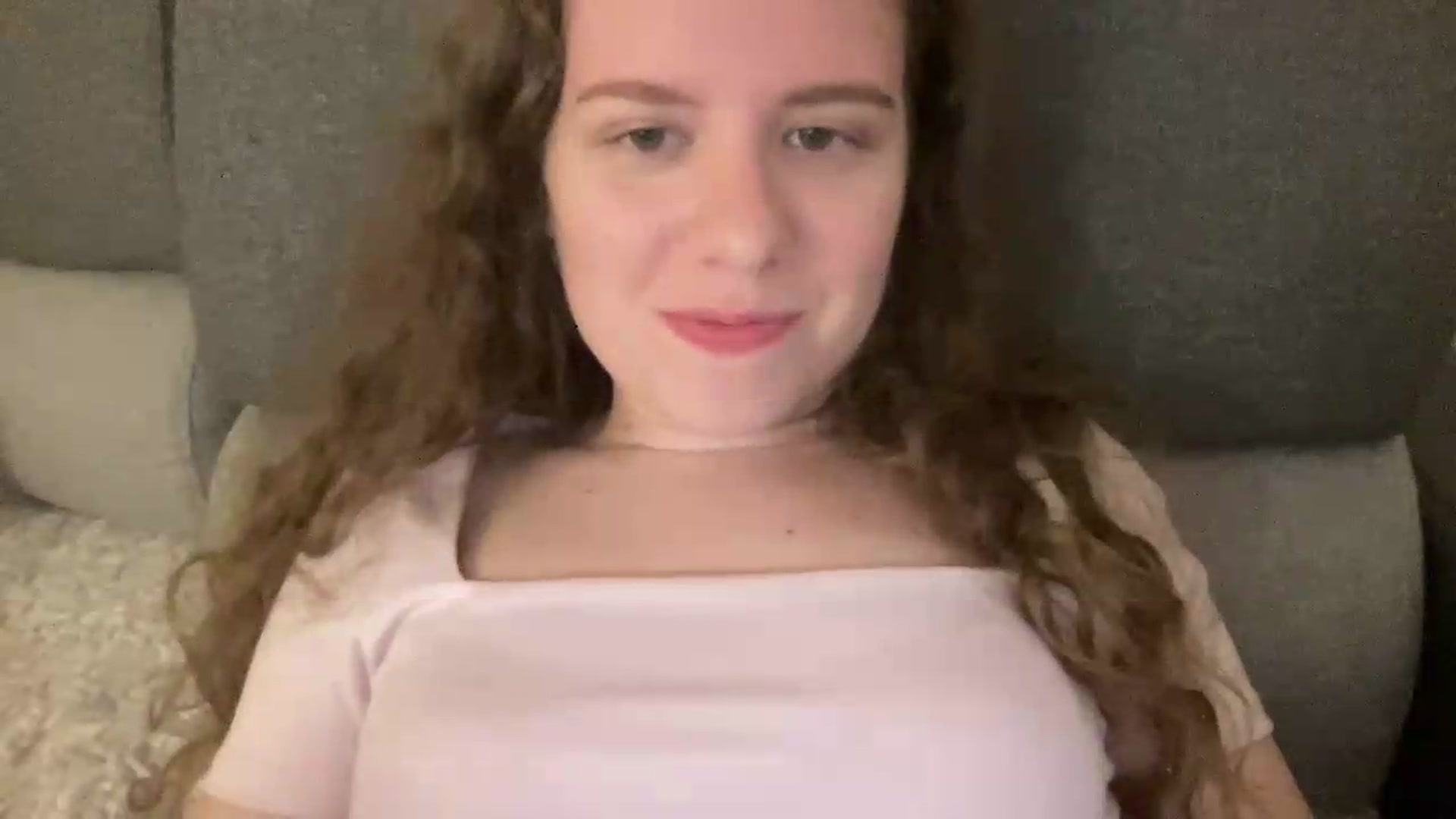 Gallery image thumbnail from BlueFlowerr's myfreecams stream on, 05/27/2026, 24:00 image 16 of 20