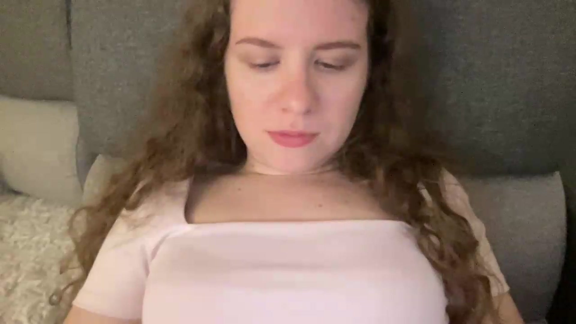 Gallery image thumbnail from BlueFlowerr's myfreecams stream on, 05/27/2026, 24:00 image 18 of 20