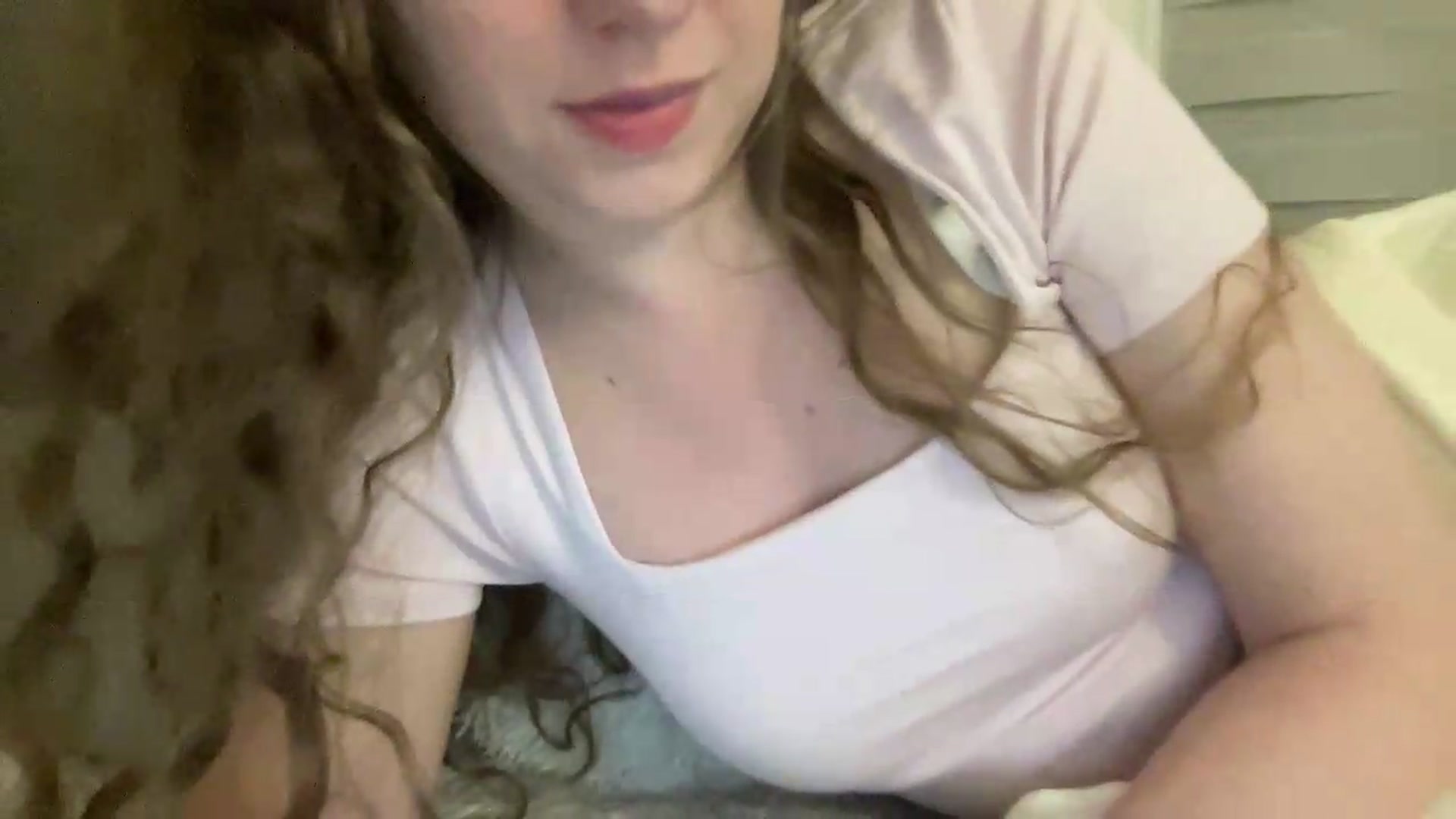 Gallery image thumbnail from BlueFlowerr's myfreecams stream on, 05/27/2026, 24:48 image 18 of 20