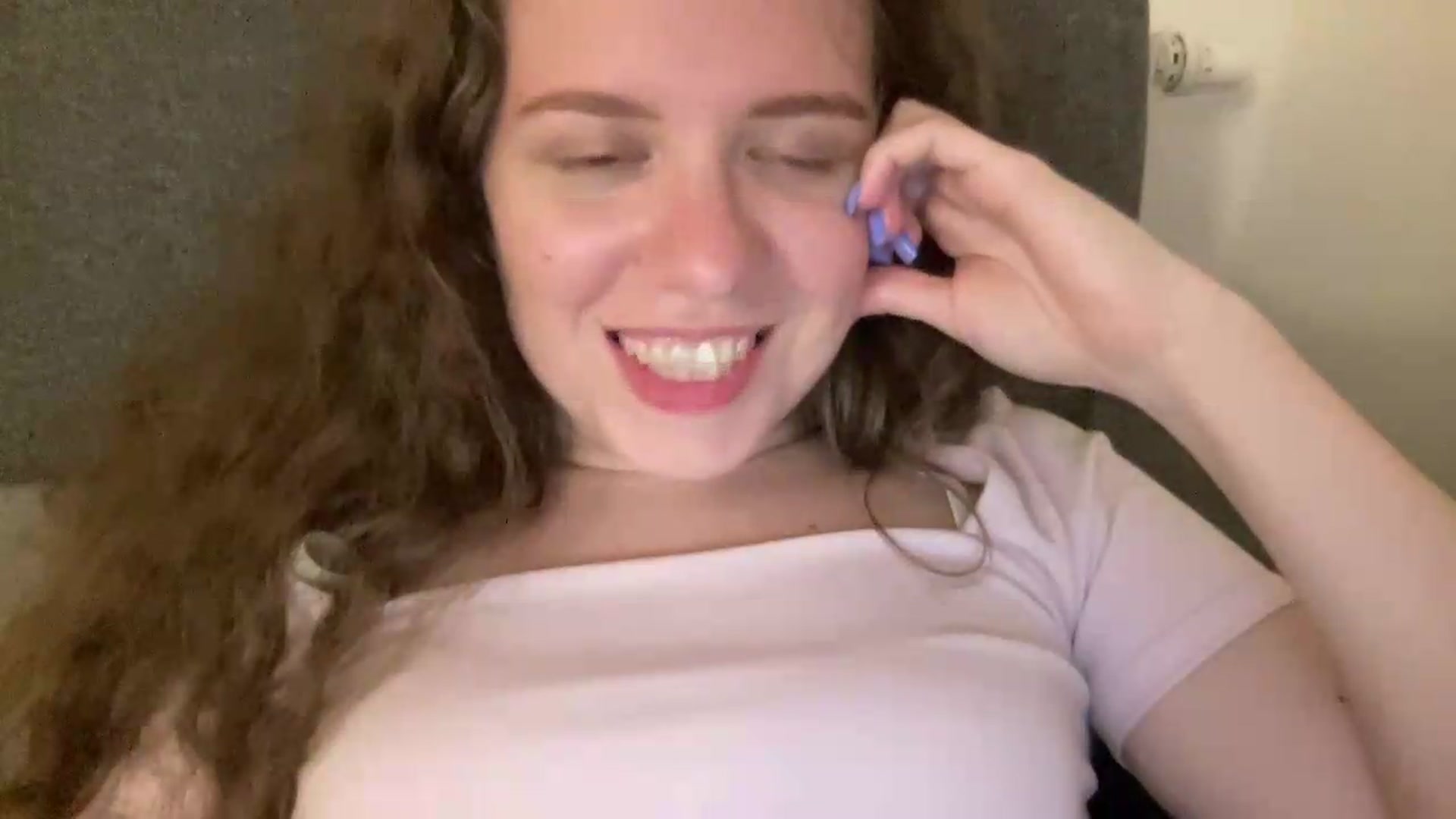 Gallery image thumbnail from BlueFlowerr's myfreecams stream on, 05/27/2026, 02:19 image 6 of 20