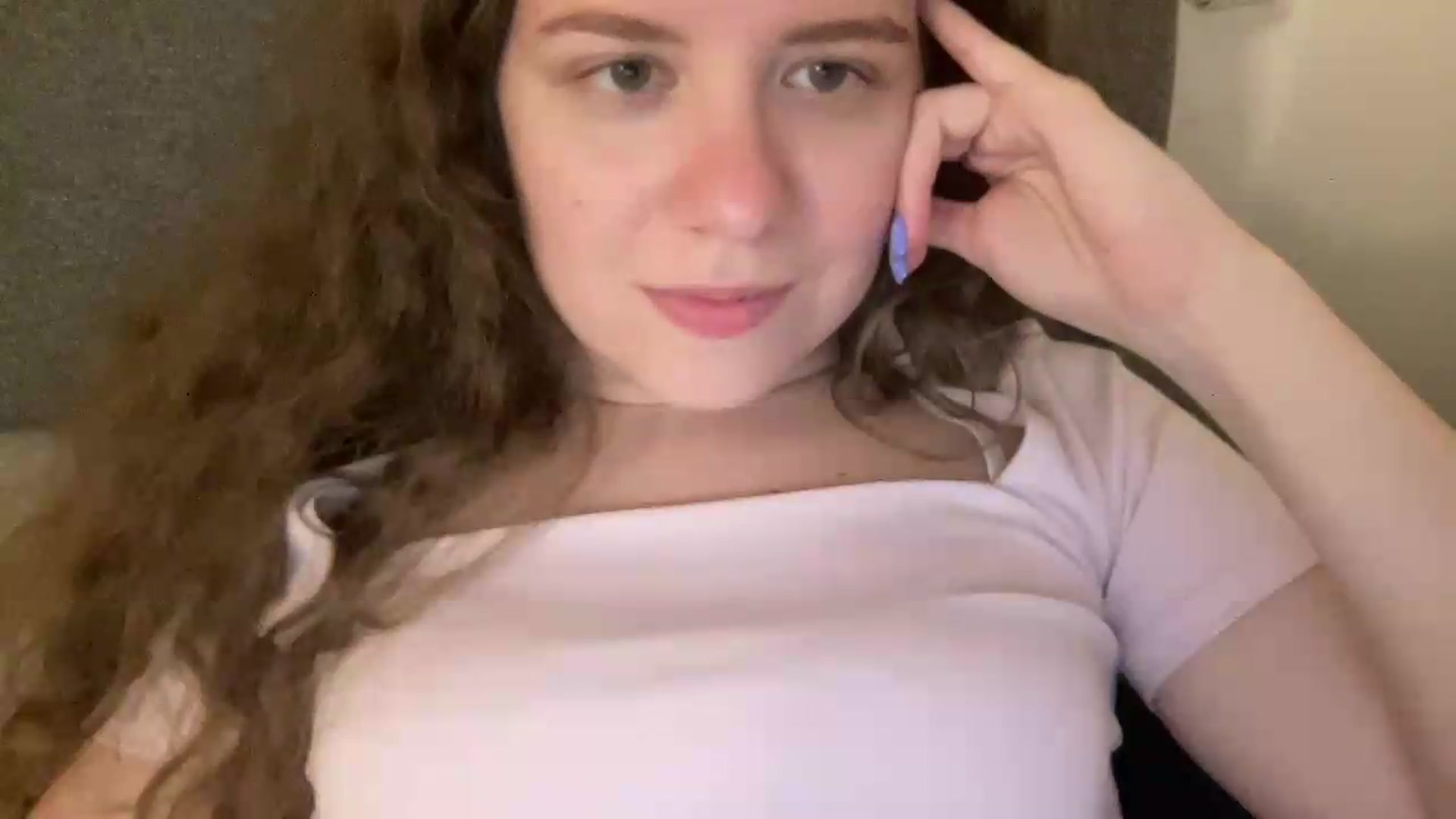 Gallery image thumbnail from BlueFlowerr's myfreecams stream on, 05/27/2026, 02:19 image 4 of 20