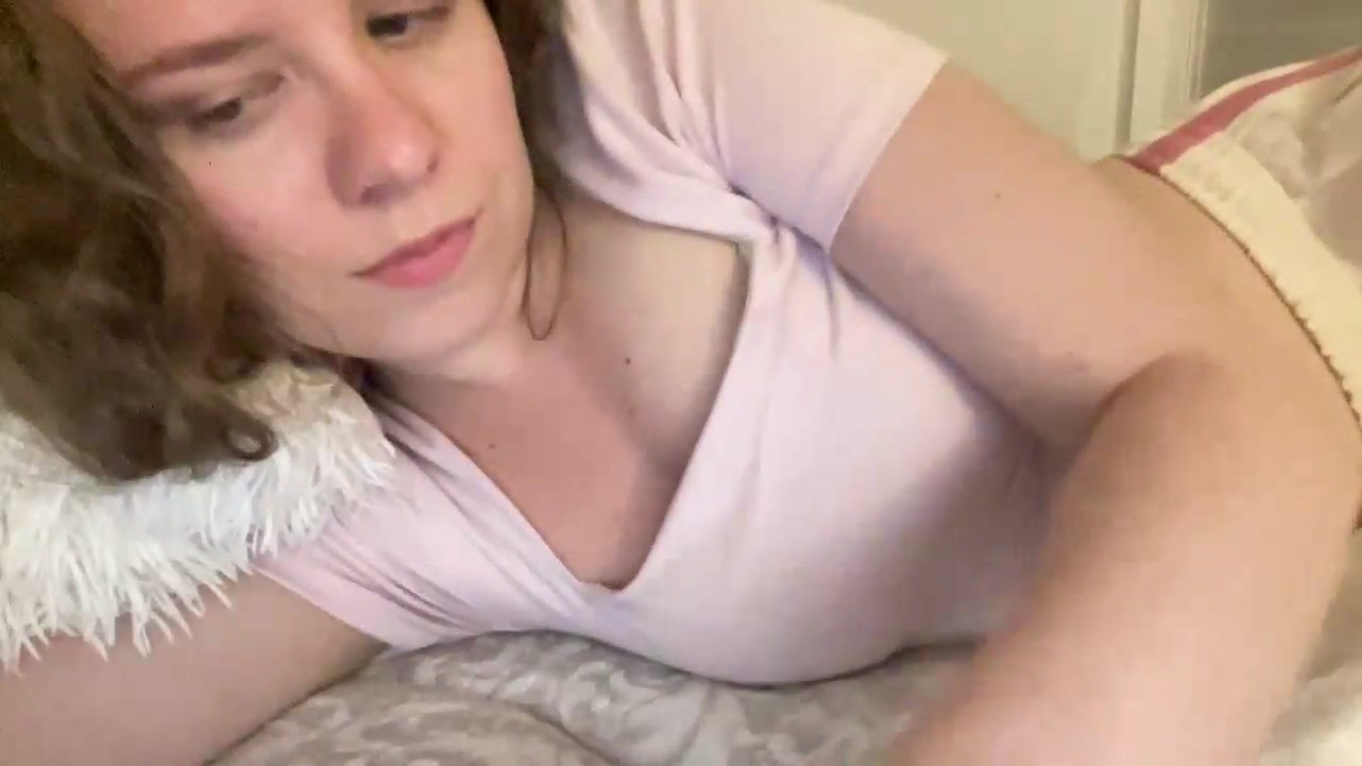 Gallery image thumbnail from BlueFlowerr's myfreecams stream on, 05/27/2026, 02:19 image 2 of 20
