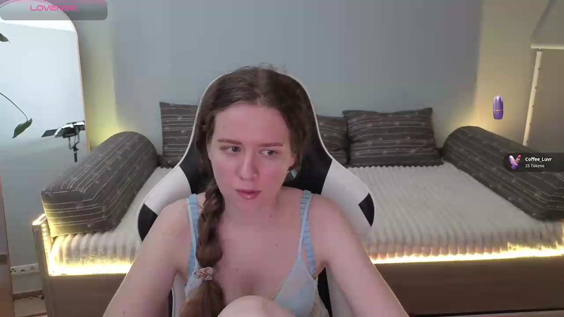 Gallery image thumbnail from BlueFlowerr's myfreecams stream on, 05/27/2026, 18:59 image 8 of 20