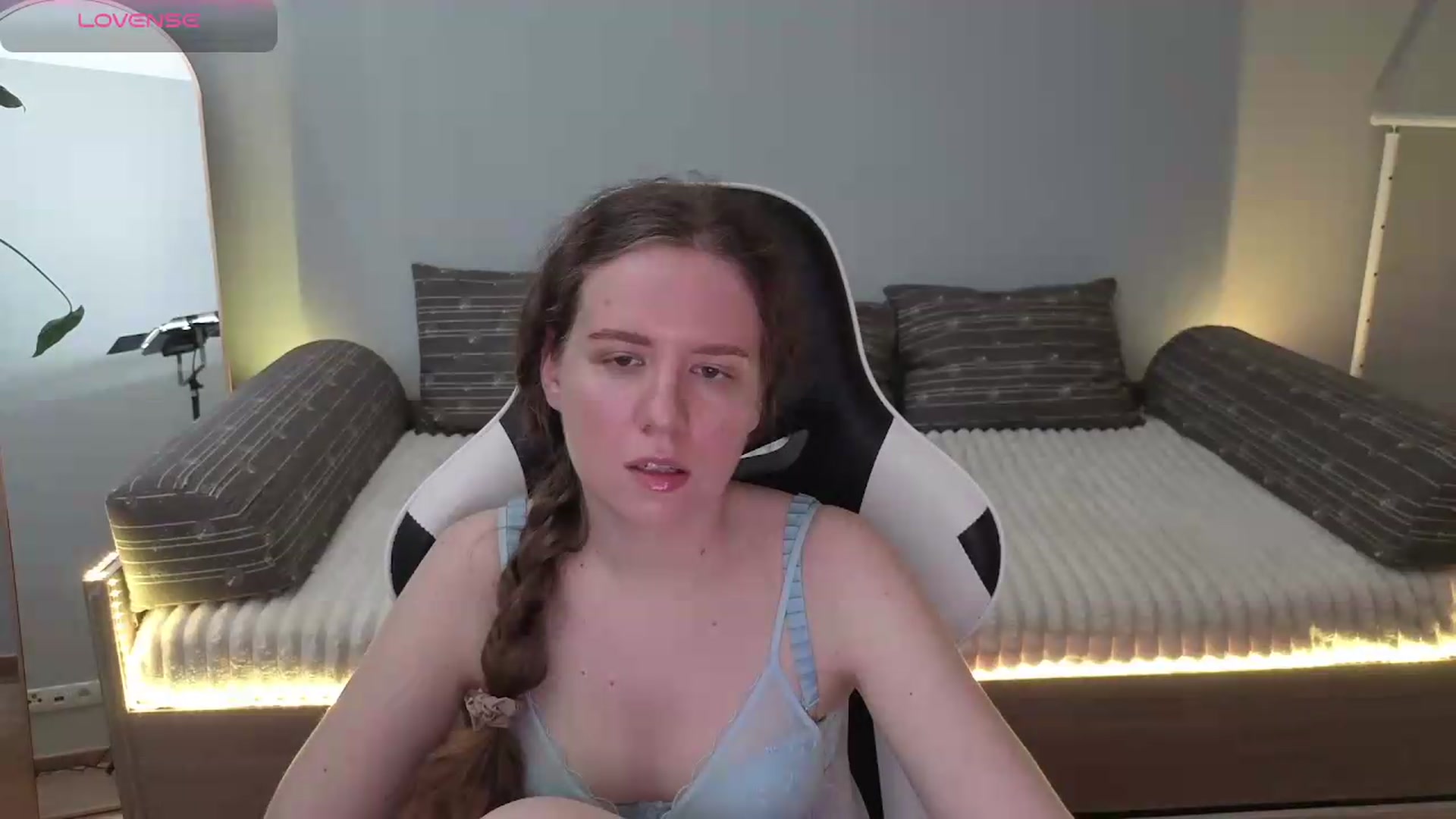 Gallery image thumbnail from BlueFlowerr's myfreecams stream on, 05/27/2026, 18:59 image 9 of 20