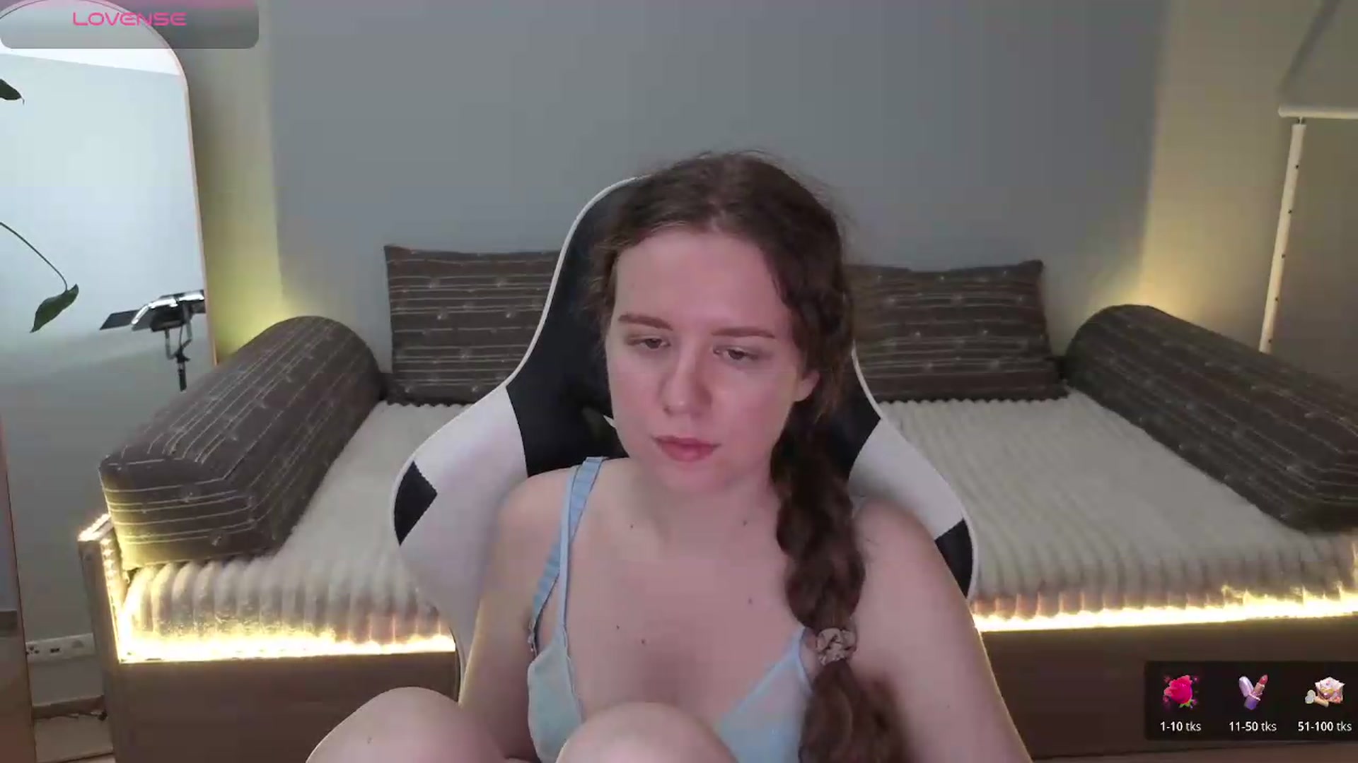 Gallery image thumbnail from BlueFlowerr's myfreecams stream on, 05/27/2026, 19:59 image 11 of 20