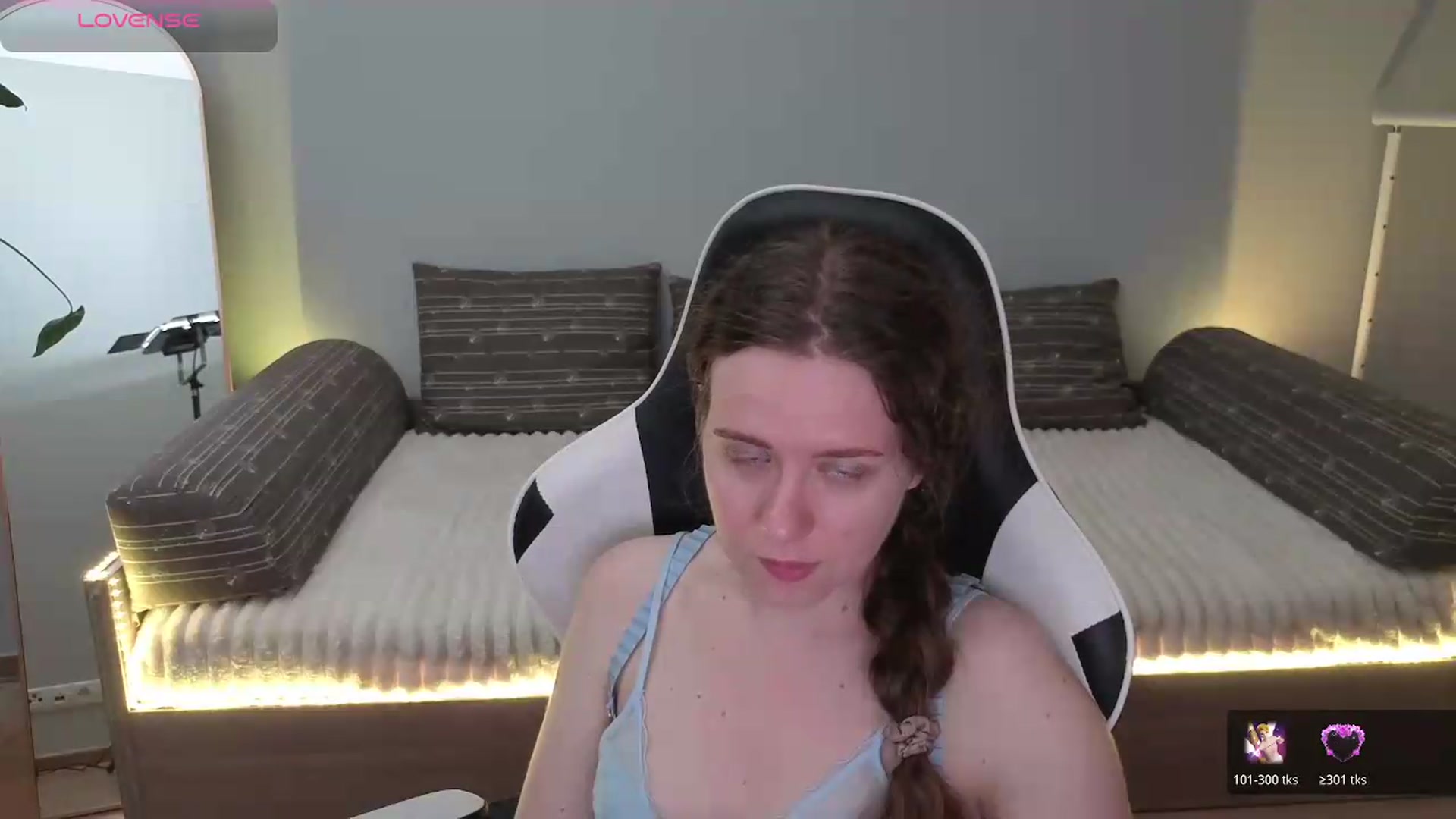 Gallery image thumbnail from BlueFlowerr's myfreecams stream on, 05/27/2026, 19:59 image 20 of 20