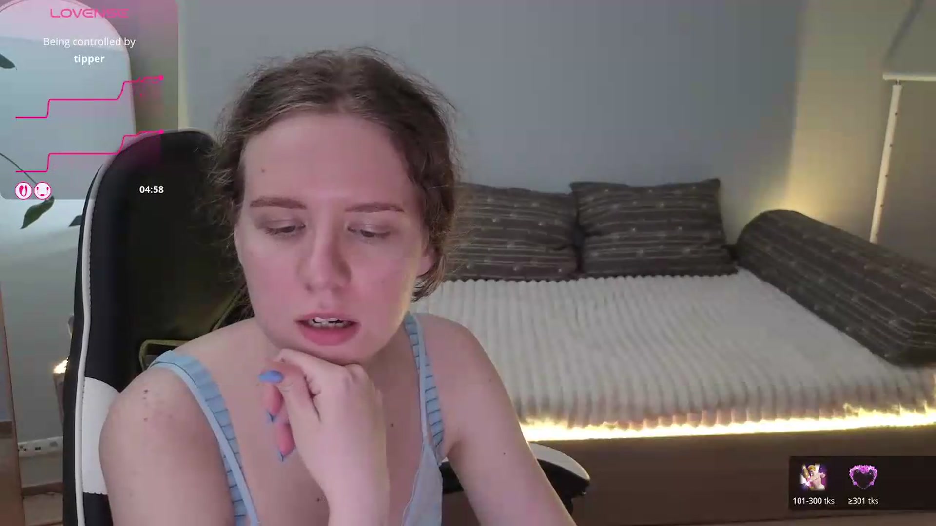 Gallery image thumbnail from BlueFlowerr's myfreecams stream on, 05/27/2026, 19:59 image 5 of 20