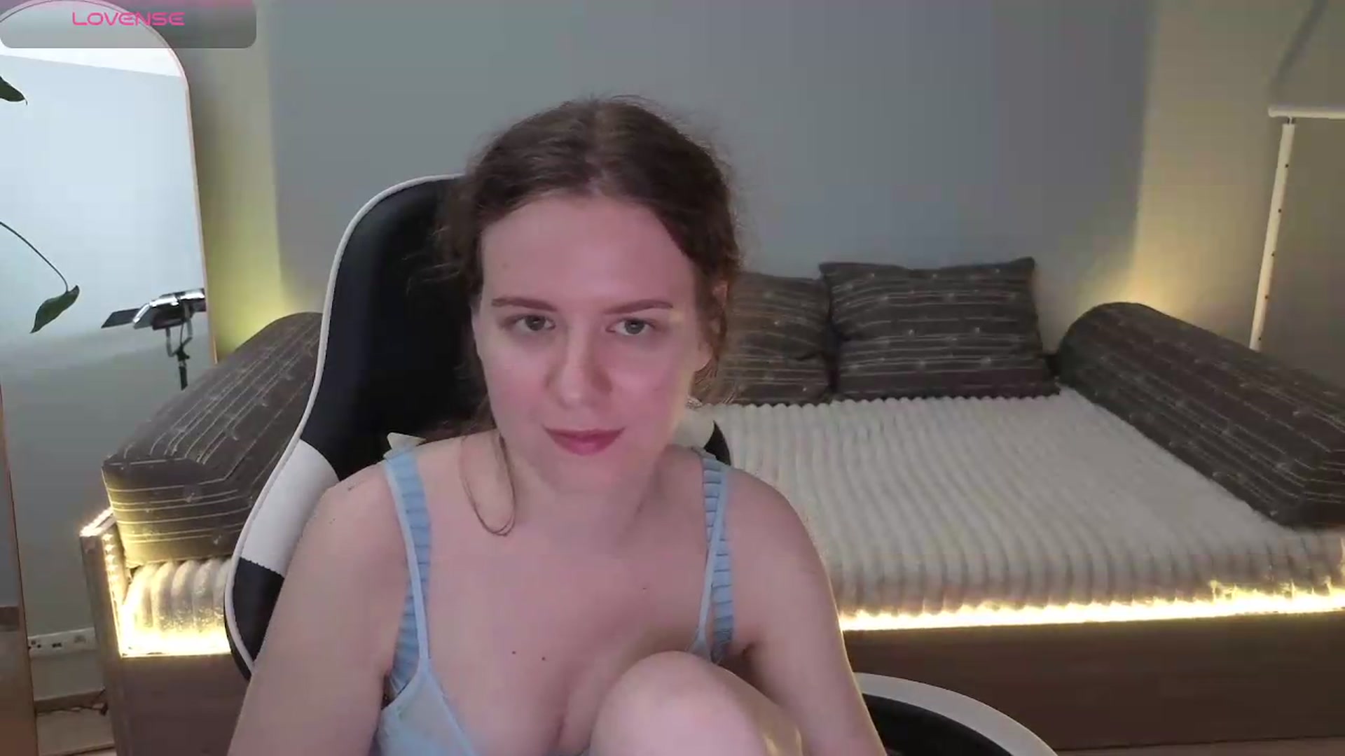 Gallery image thumbnail from BlueFlowerr's myfreecams stream on, 05/27/2026, 21:47 image 17 of 20