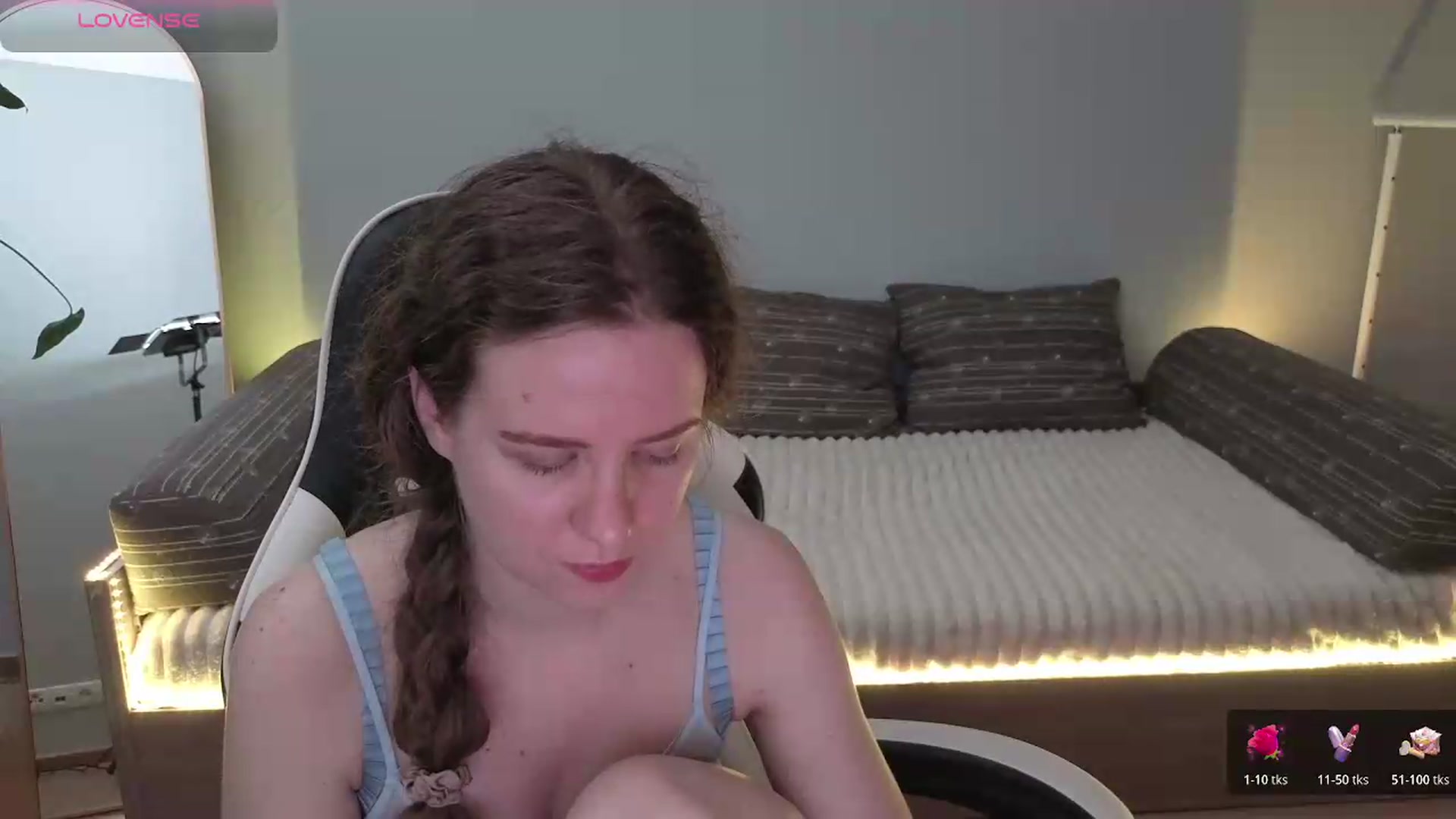 Gallery image thumbnail from BlueFlowerr's myfreecams stream on, 05/27/2026, 21:47 image 7 of 20