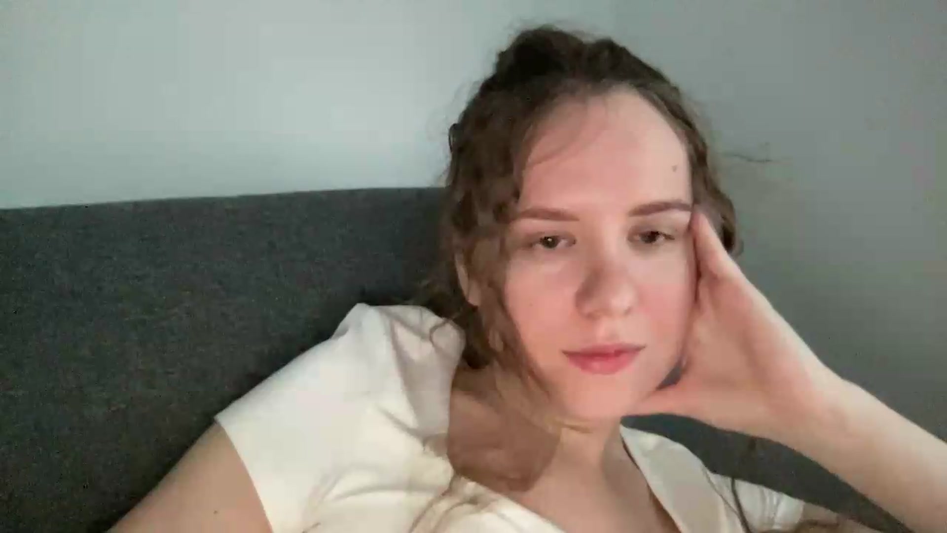 Gallery image thumbnail from BlueFlowerr's myfreecams stream on, 05/28/2026, 18:36 image 18 of 20