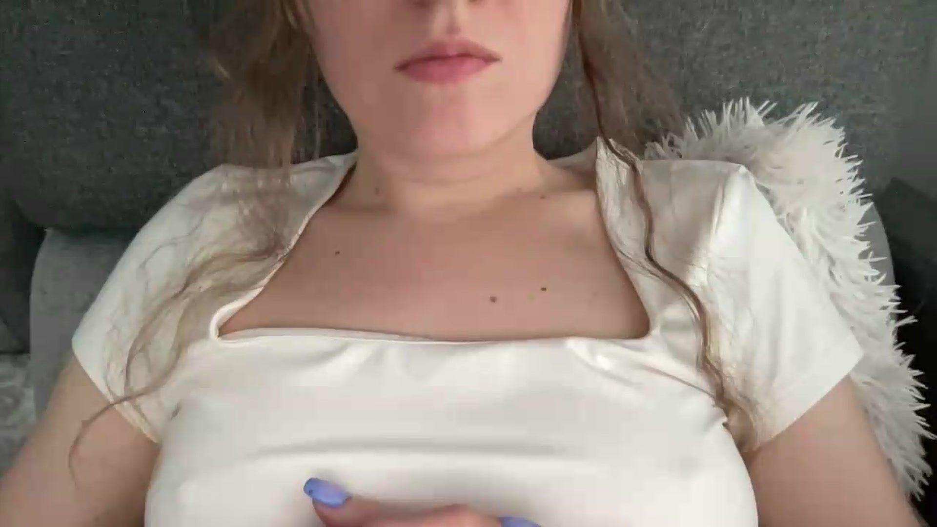 Gallery image thumbnail from BlueFlowerr's myfreecams stream on, 05/28/2026, 18:36 image 5 of 20