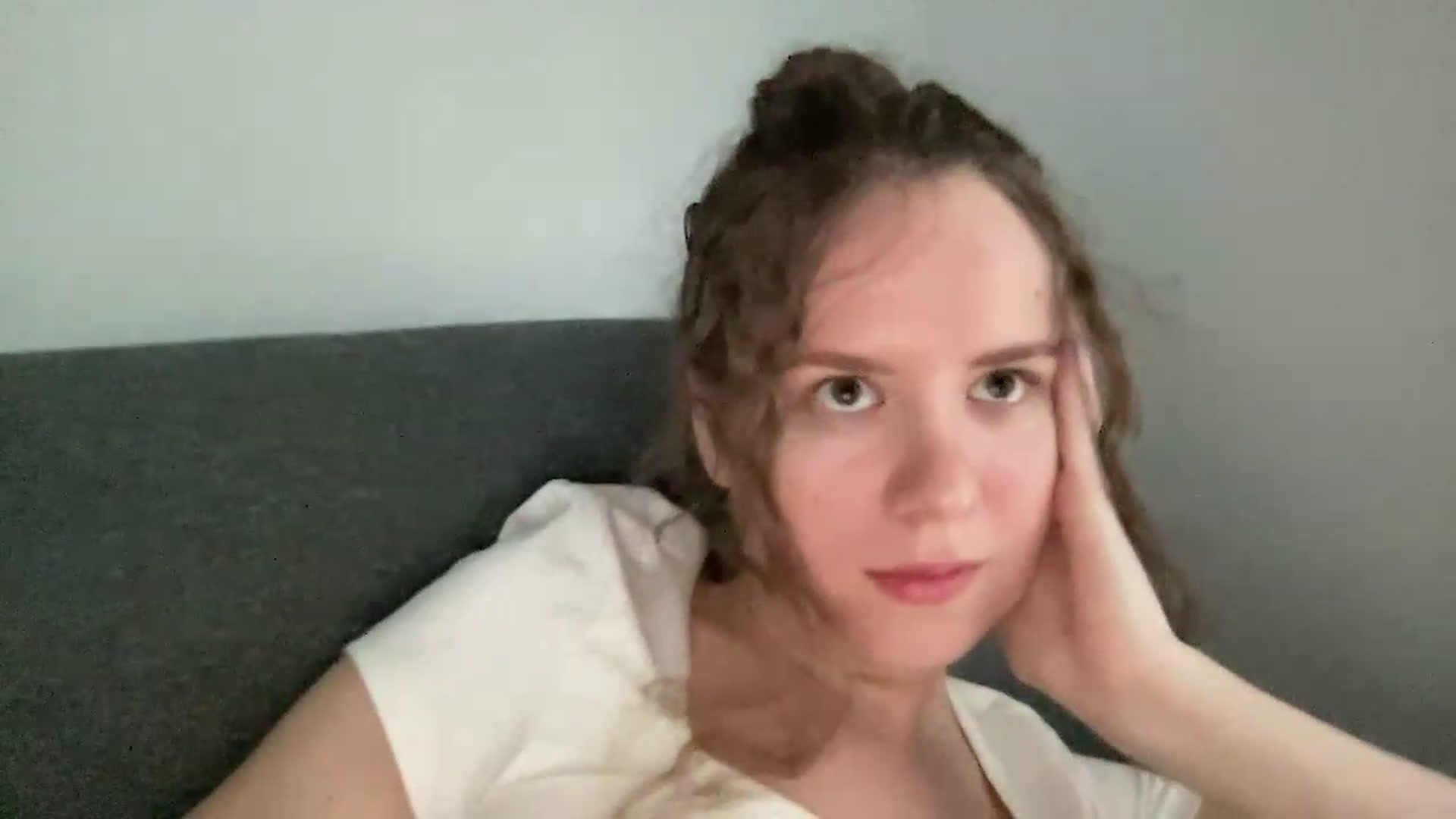Gallery image thumbnail from BlueFlowerr's myfreecams stream on, 05/28/2026, 18:36 image 17 of 20