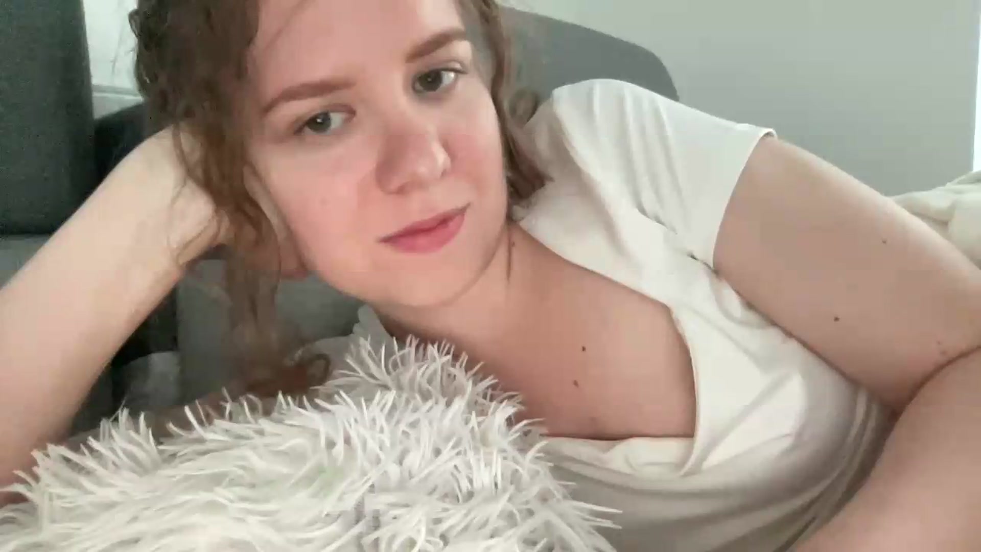 Gallery image thumbnail from BlueFlowerr's myfreecams stream on, 05/28/2026, 18:36 image 11 of 20