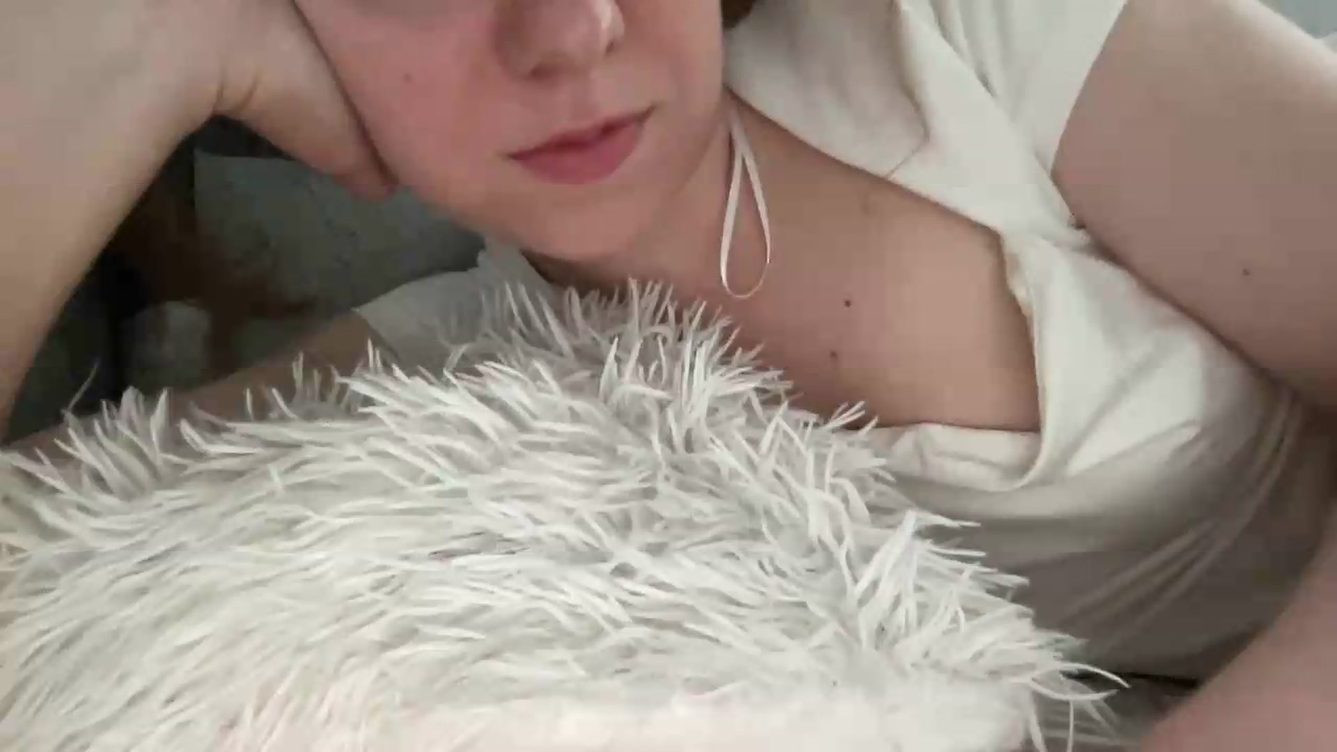 Gallery image thumbnail from BlueFlowerr's myfreecams stream on, 05/28/2026, 18:36 image 9 of 20