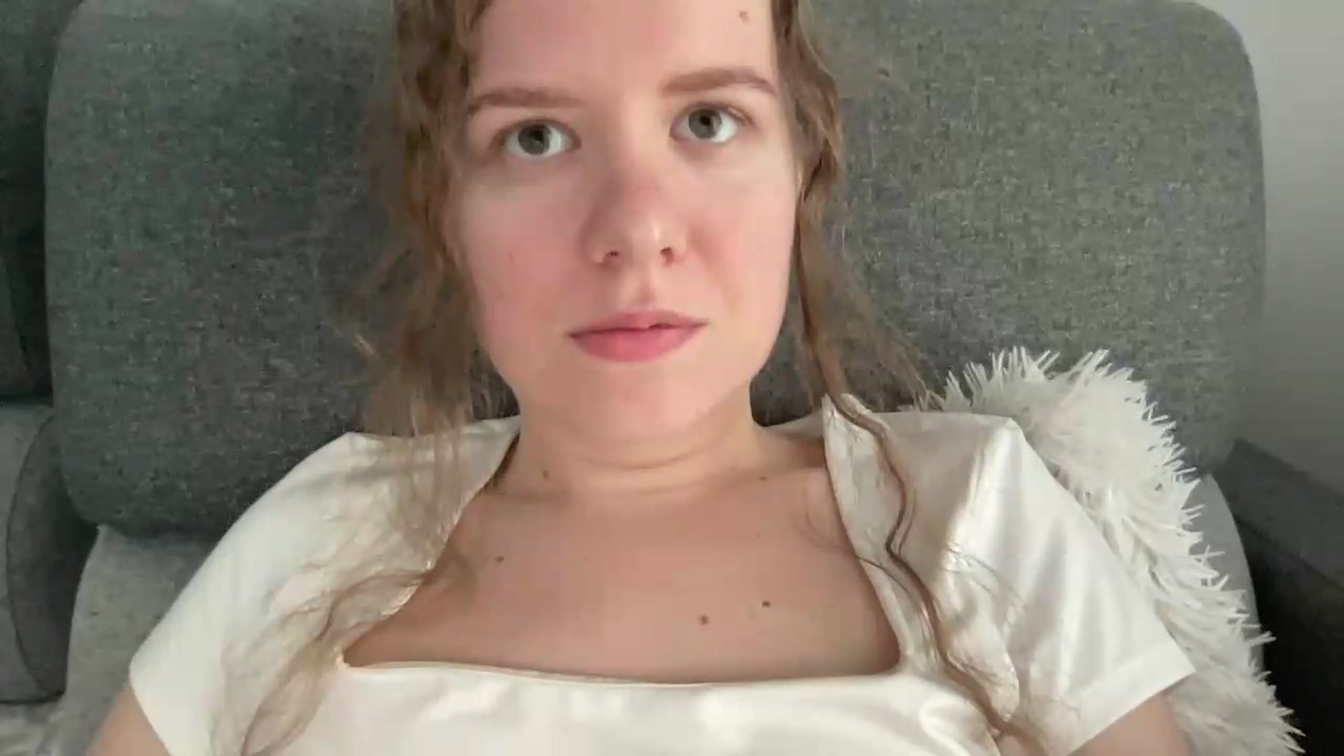 Gallery image thumbnail from BlueFlowerr's myfreecams stream on, 05/28/2026, 18:36 image 3 of 20