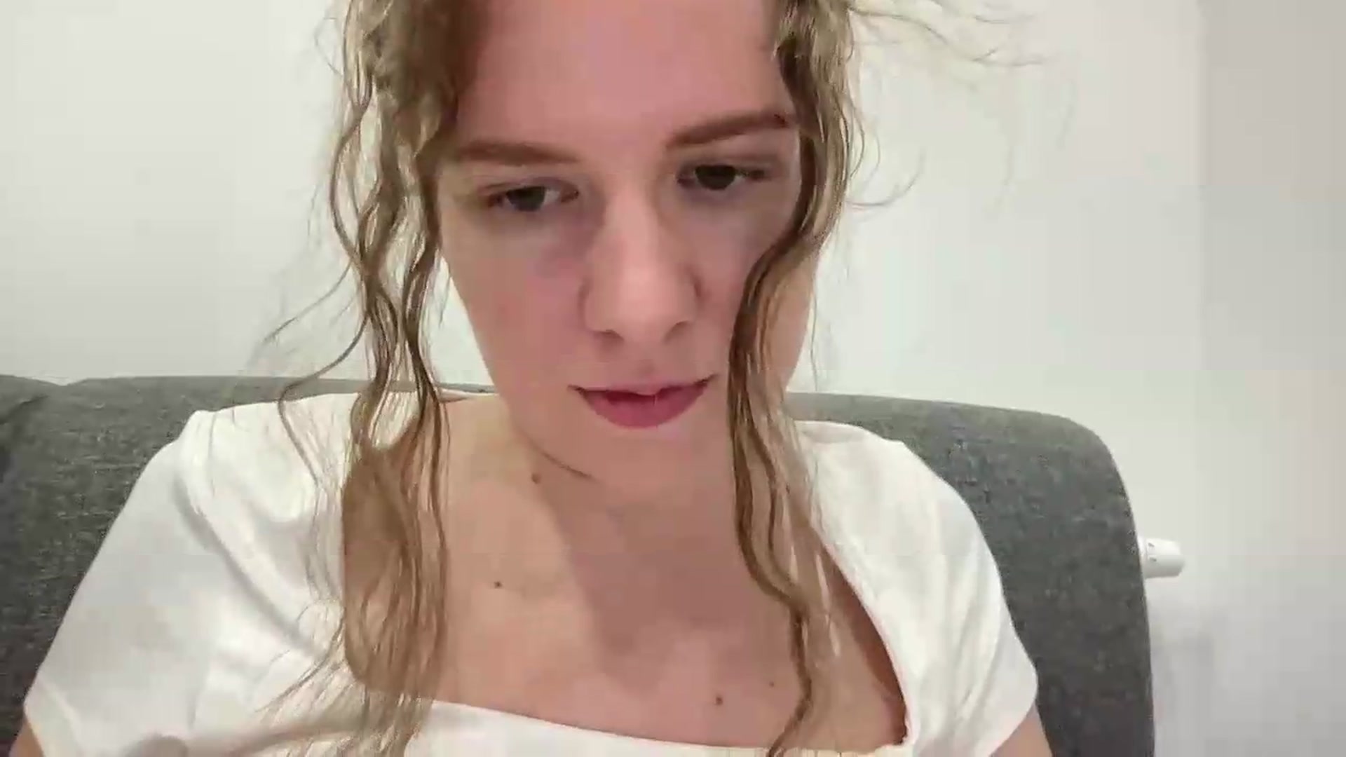 Gallery image thumbnail from BlueFlowerr's myfreecams stream on, 05/28/2026, 22:34 image 12 of 20