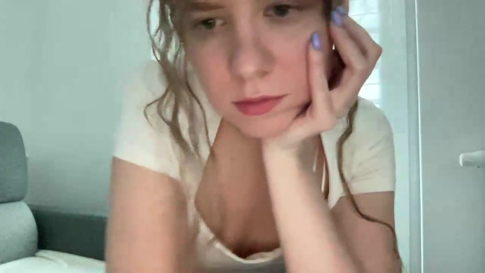 Gallery image thumbnail from BlueFlowerr's myfreecams stream on, 05/29/2026, 03:57 image 12 of 20