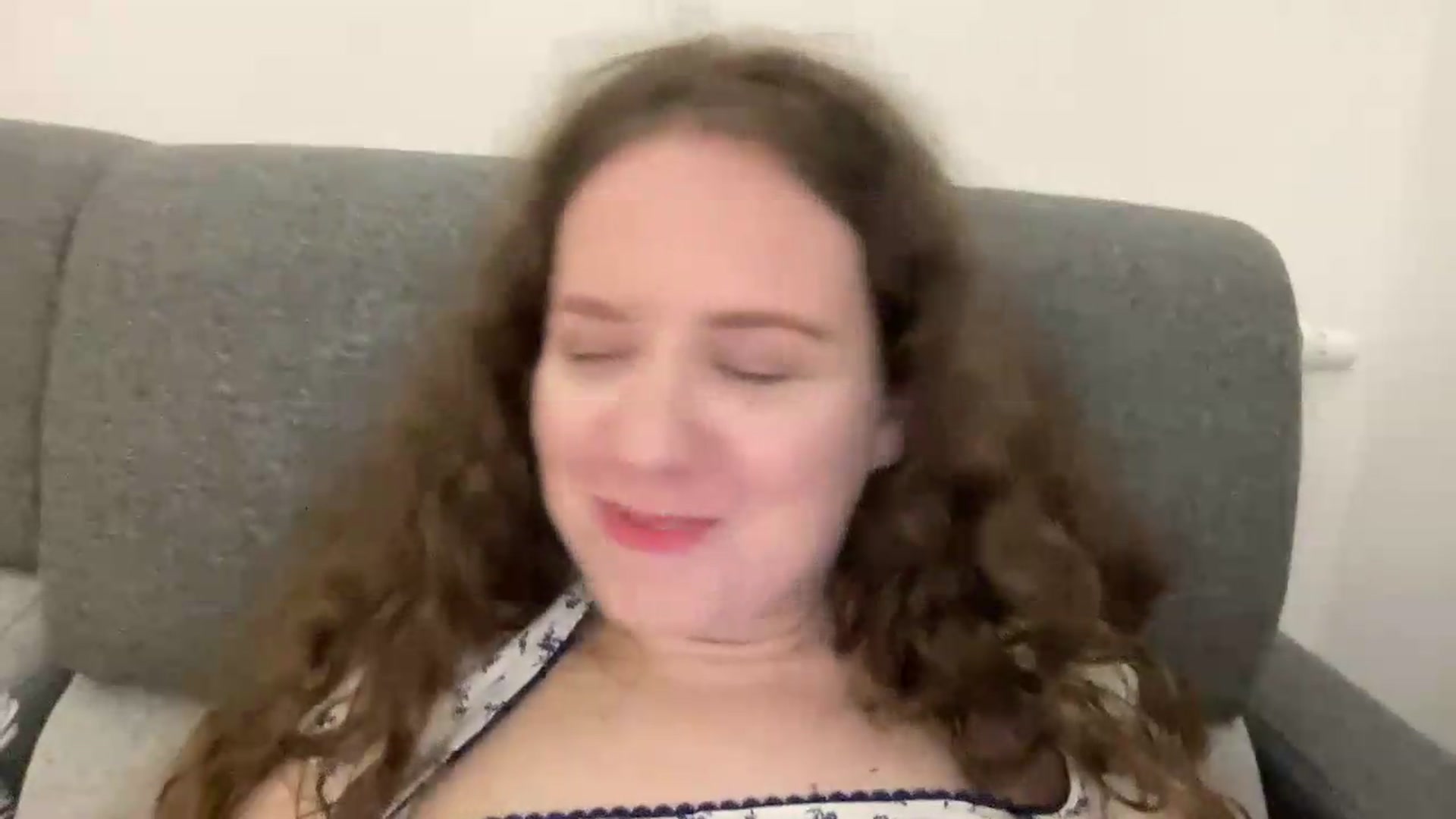 Gallery image thumbnail from BlueFlowerr's myfreecams stream on, 05/29/2026, 23:24 image 4 of 20