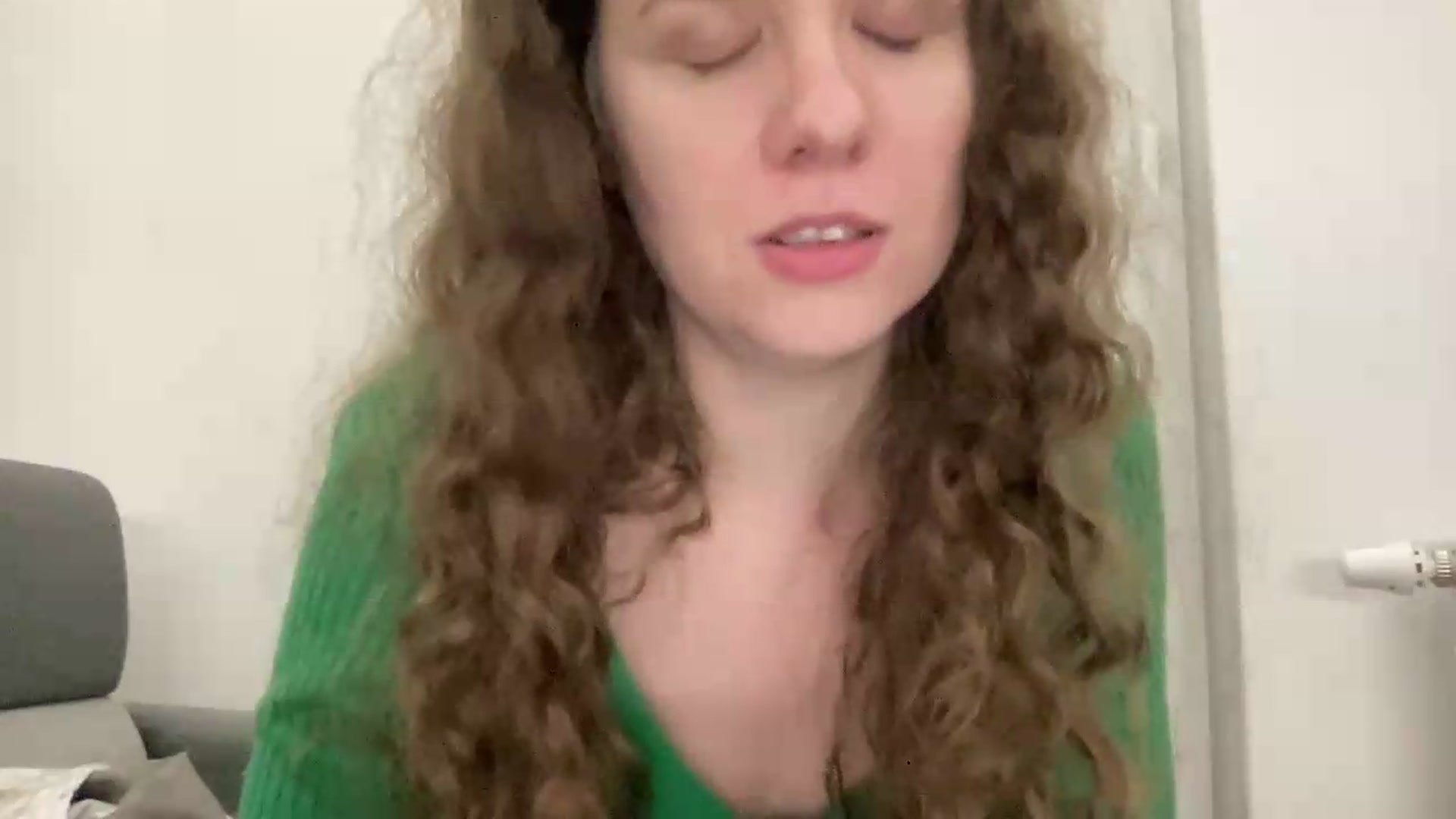 Gallery image thumbnail from BlueFlowerr's myfreecams stream on, 05/30/2026, 22:34 image 13 of 20