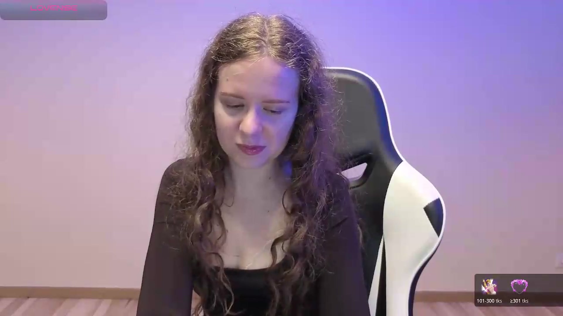 Gallery image thumbnail from BlueFlowerr's myfreecams stream on, 06/01/2026, 17:50 image 6 of 20