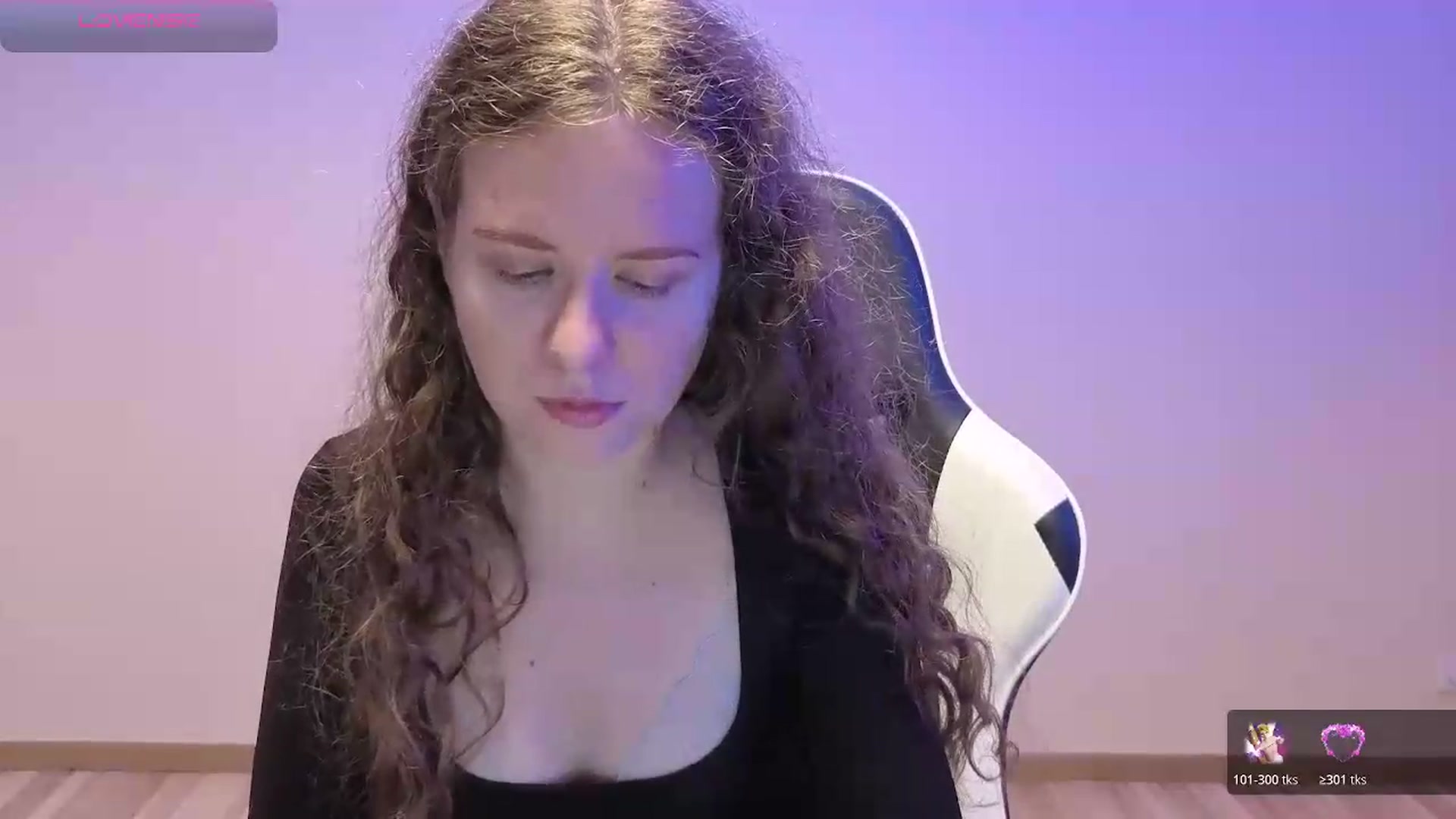 Gallery image thumbnail from BlueFlowerr's myfreecams stream on, 06/01/2026, 17:50 image 18 of 20