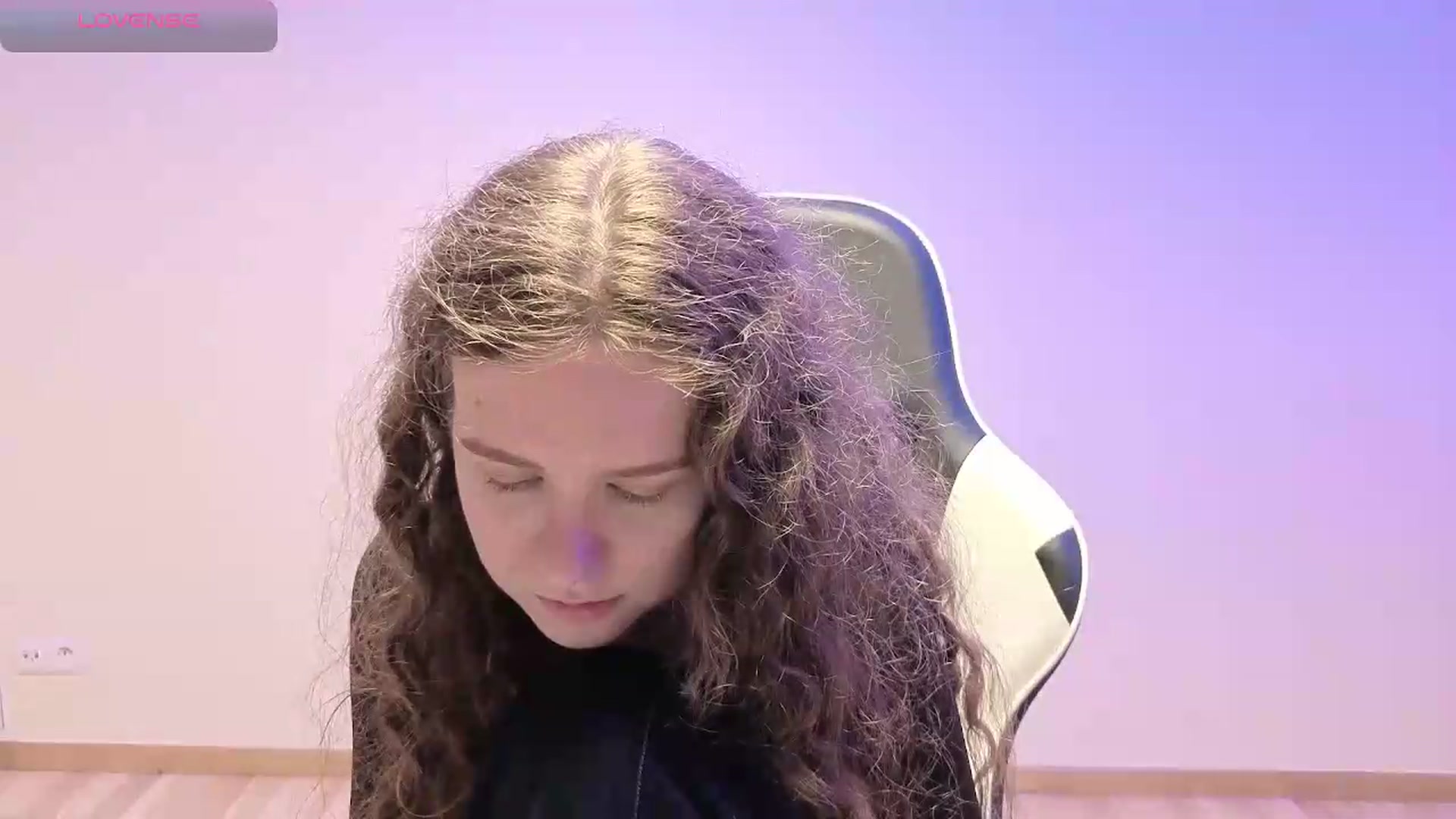 Gallery image thumbnail from BlueFlowerr's myfreecams stream on, 06/01/2026, 18:57 image 18 of 20