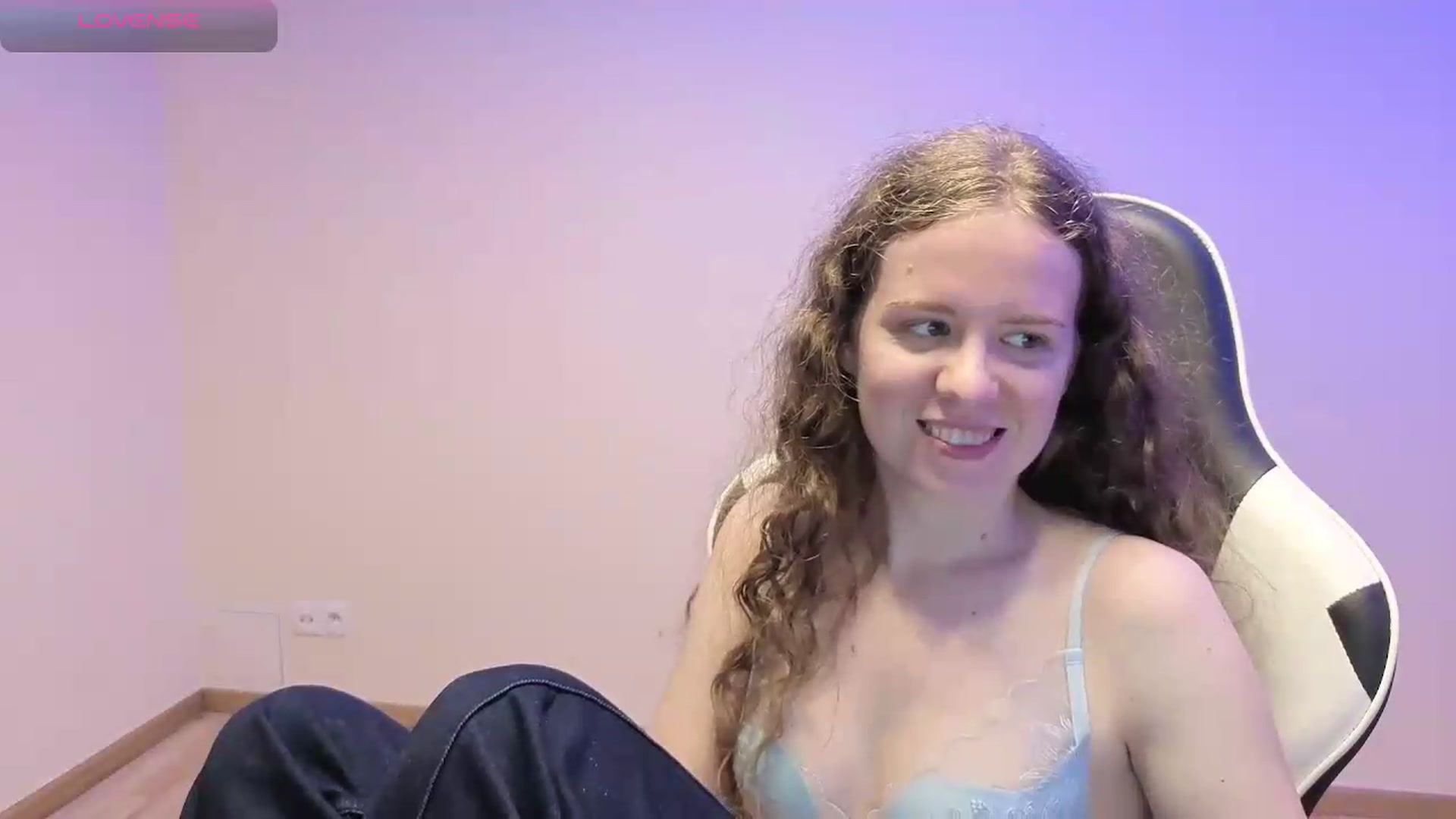 Gallery image thumbnail from BlueFlowerr's myfreecams stream on, 06/01/2026, 21:28 image 15 of 20