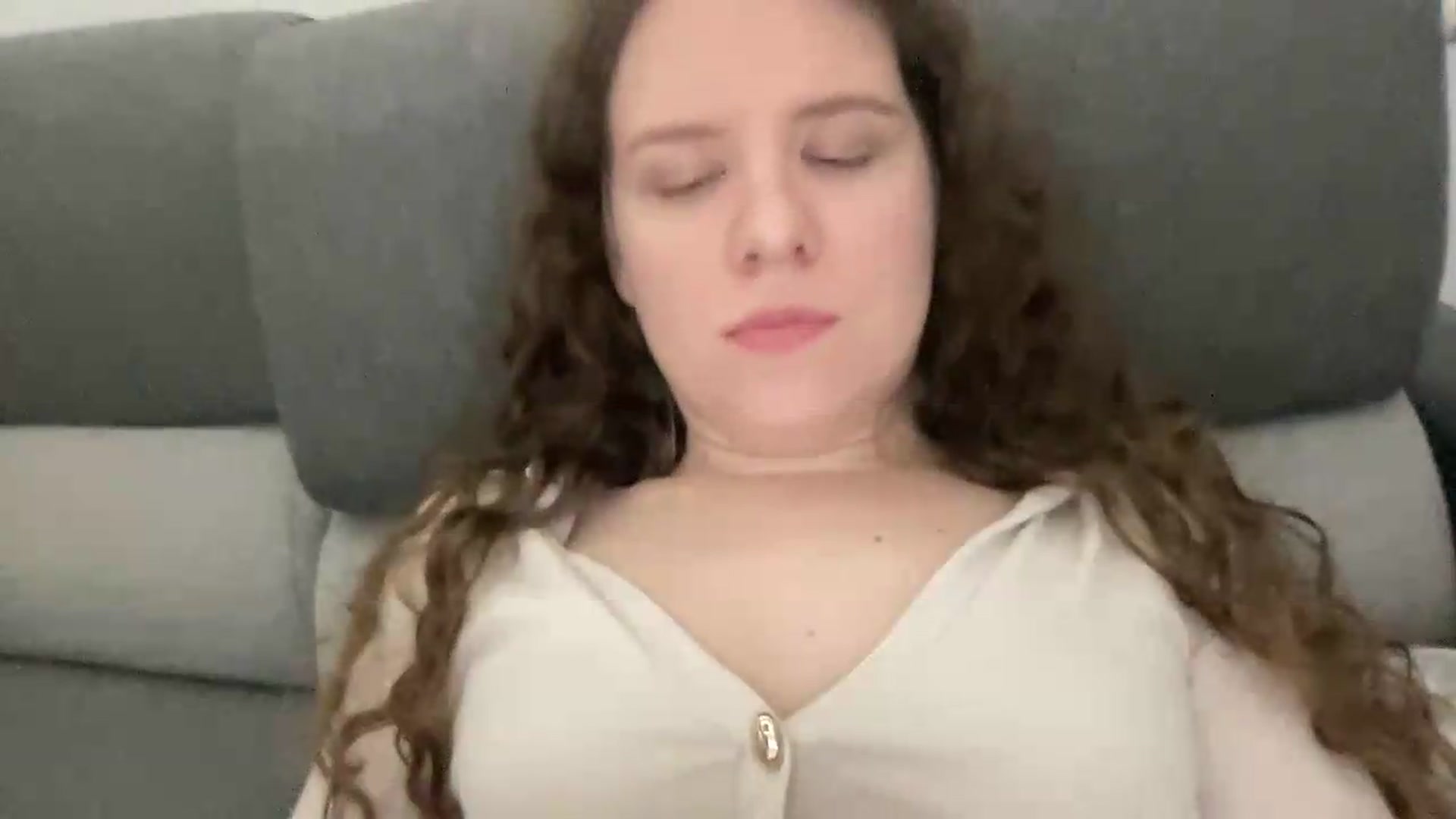 Gallery image thumbnail from BlueFlowerr's myfreecams stream on, 06/04/2026, 23:54 image 19 of 20
