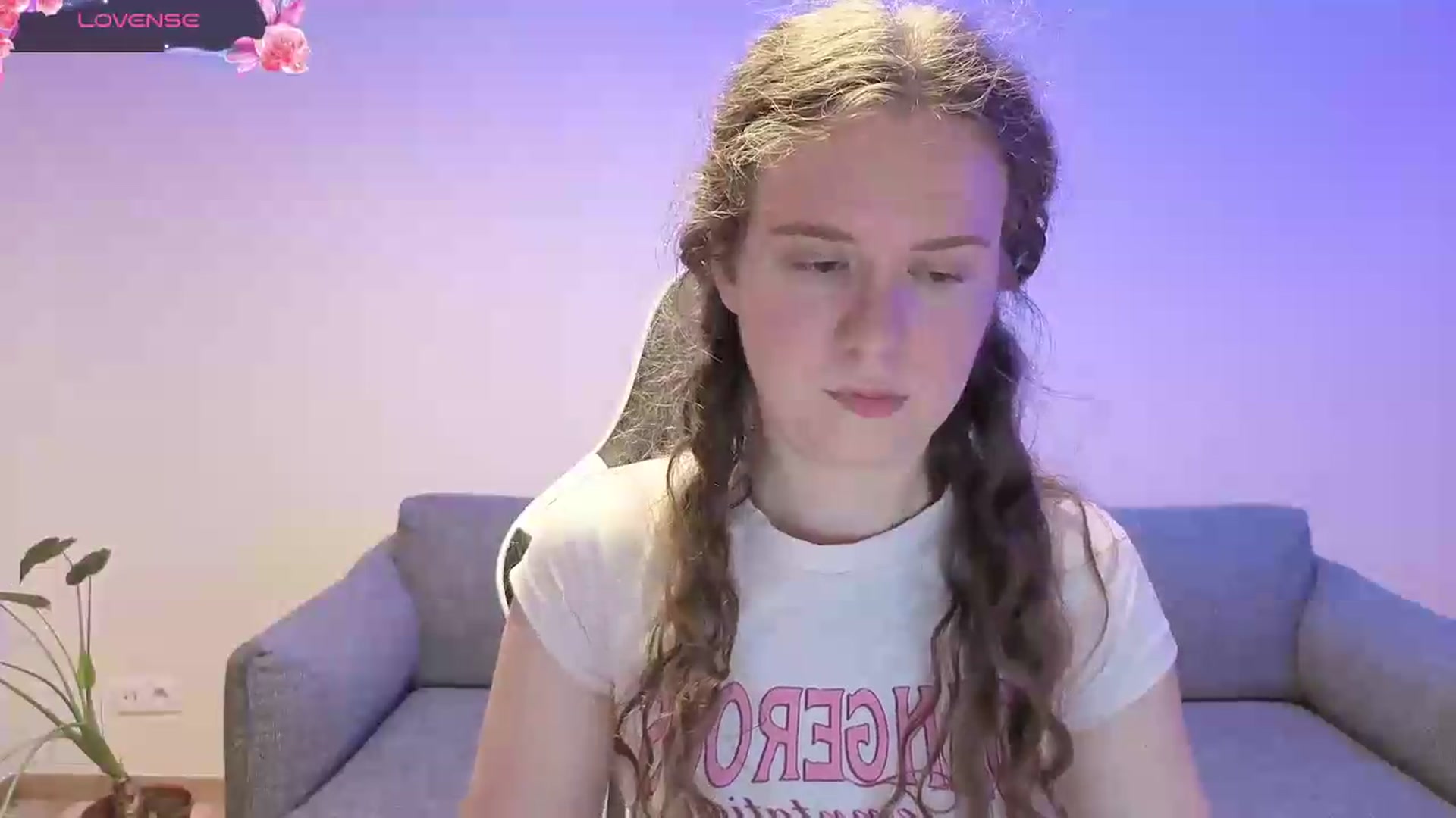 Gallery image thumbnail from BlueFlowerr's myfreecams stream on, 06/05/2026, 19:05 image 14 of 20
