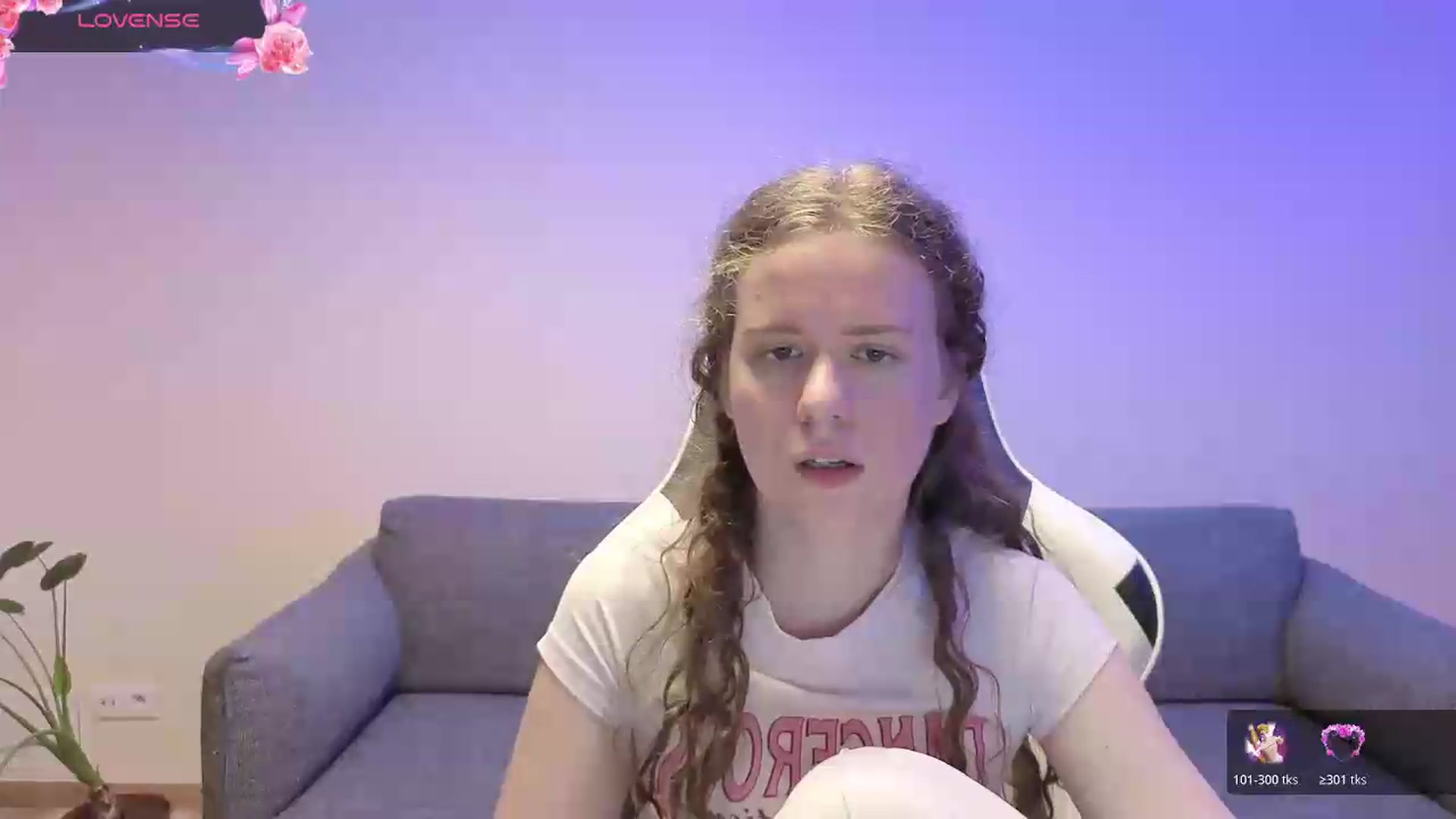Gallery image thumbnail from BlueFlowerr's myfreecams stream on, 06/05/2026, 19:05 image 6 of 20