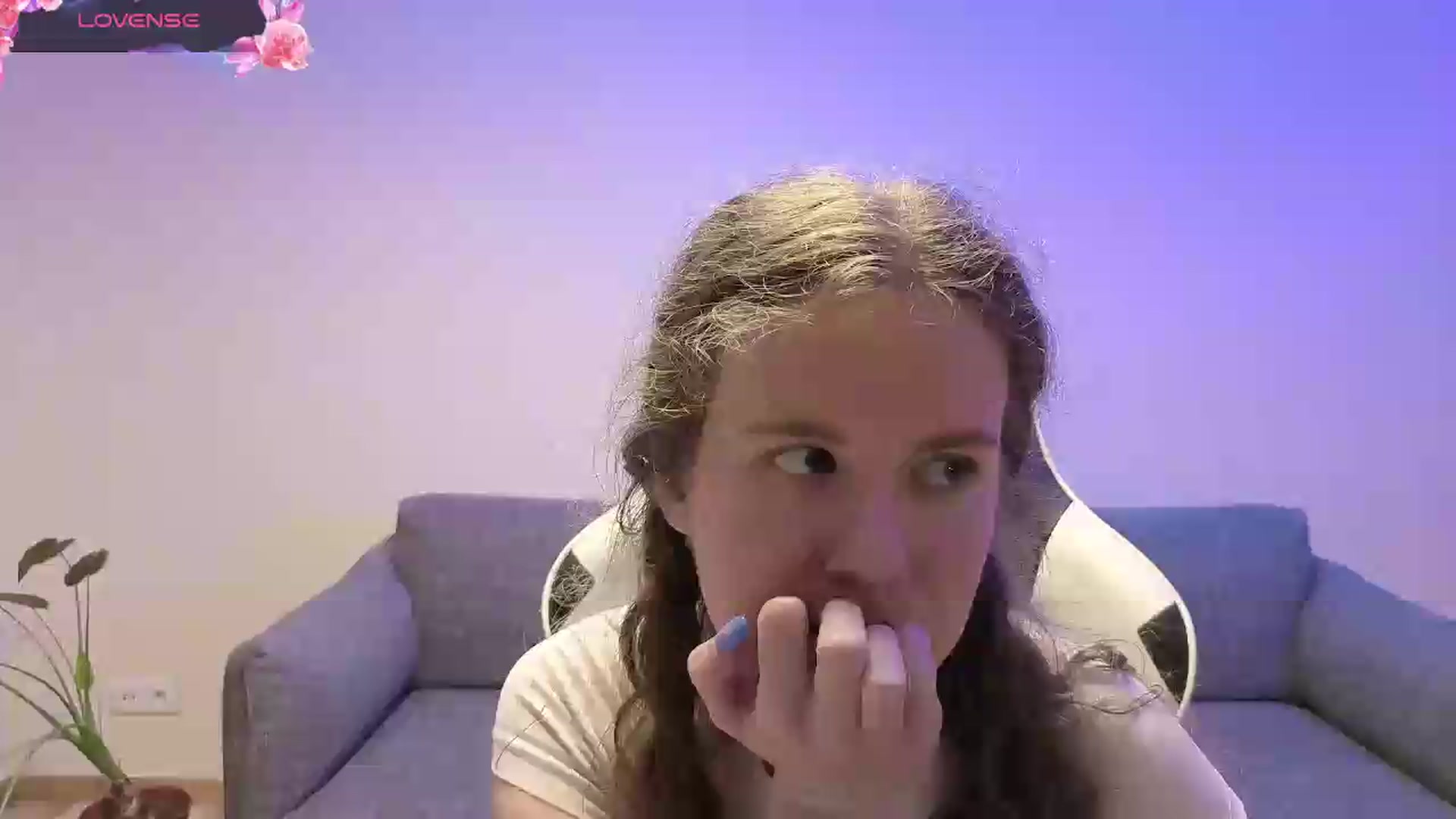 Gallery image thumbnail from BlueFlowerr's myfreecams stream on, 06/05/2026, 19:05 image 19 of 20