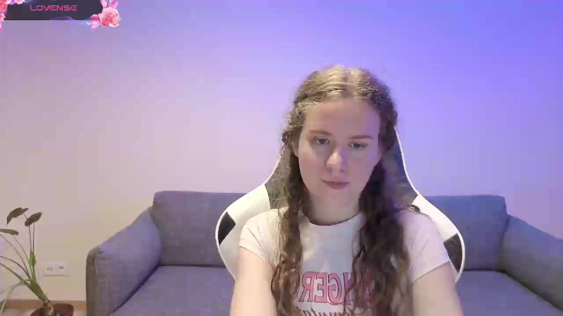 Gallery image thumbnail from BlueFlowerr's myfreecams stream on, 06/05/2026, 19:05 image 18 of 20