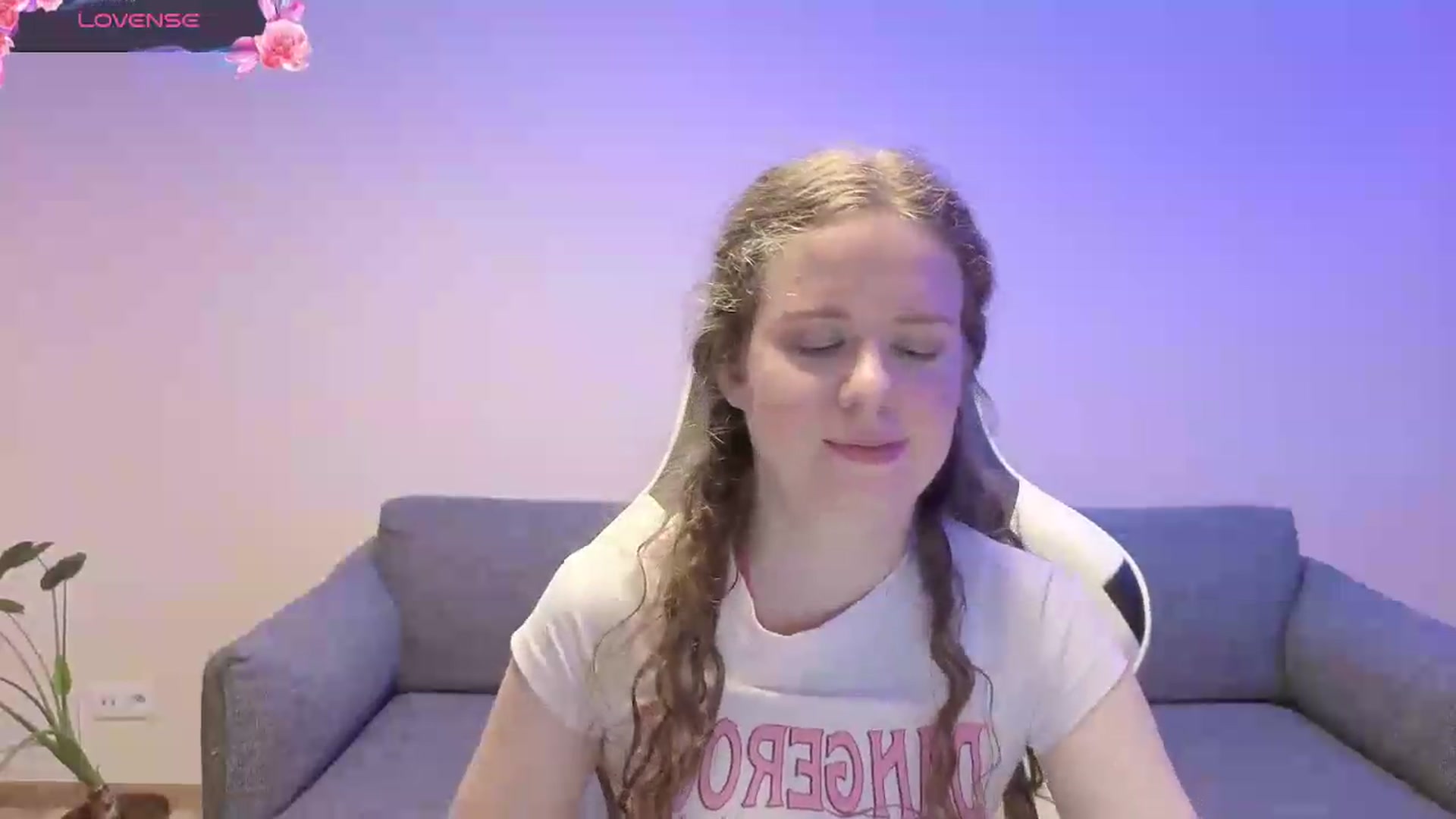 Gallery image thumbnail from BlueFlowerr's myfreecams stream on, 06/05/2026, 19:05 image 3 of 20