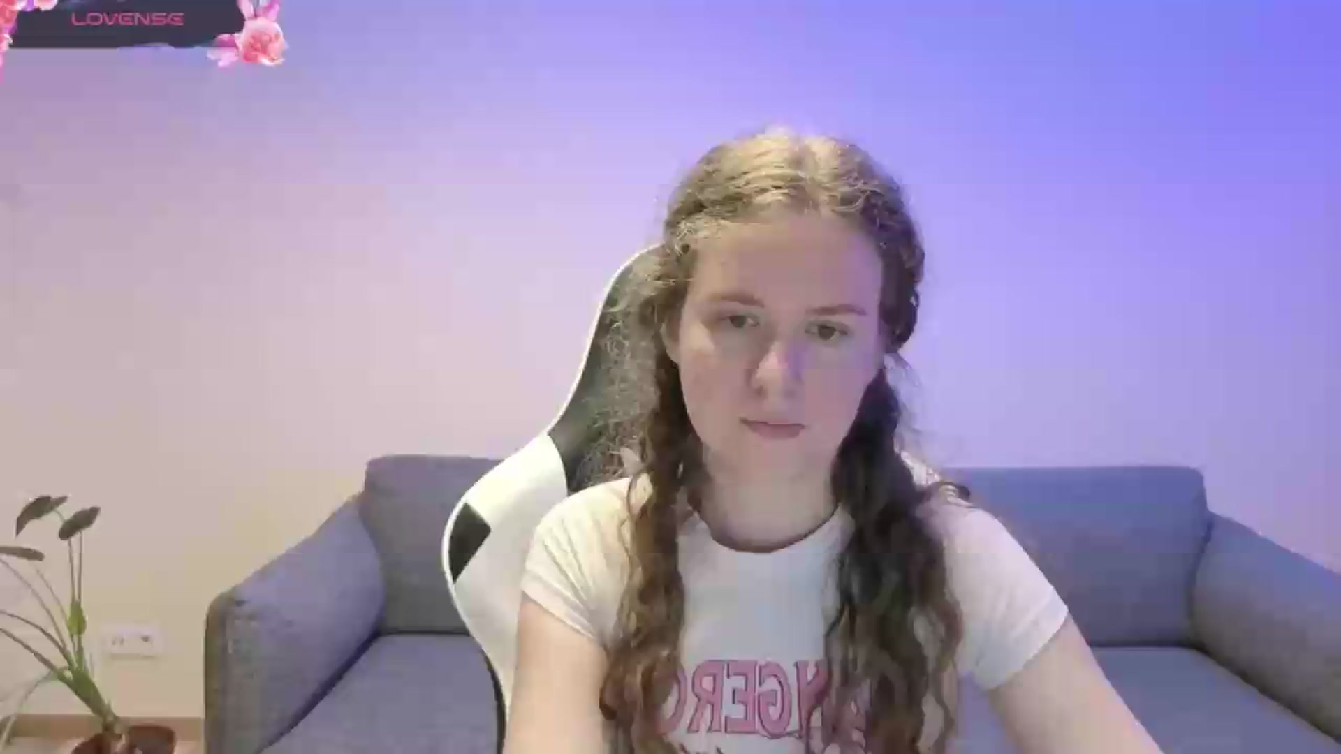 Gallery image thumbnail from BlueFlowerr's myfreecams stream on, 06/05/2026, 19:05 image 17 of 20