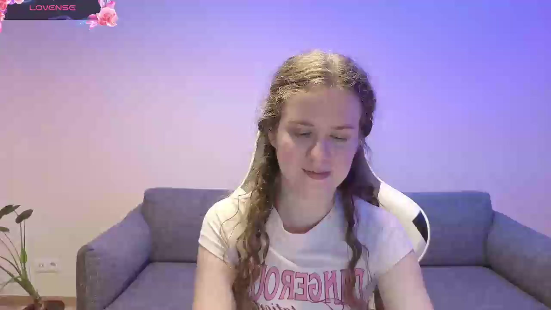Gallery image thumbnail from BlueFlowerr's myfreecams stream on, 06/05/2026, 19:05 image 1 of 20