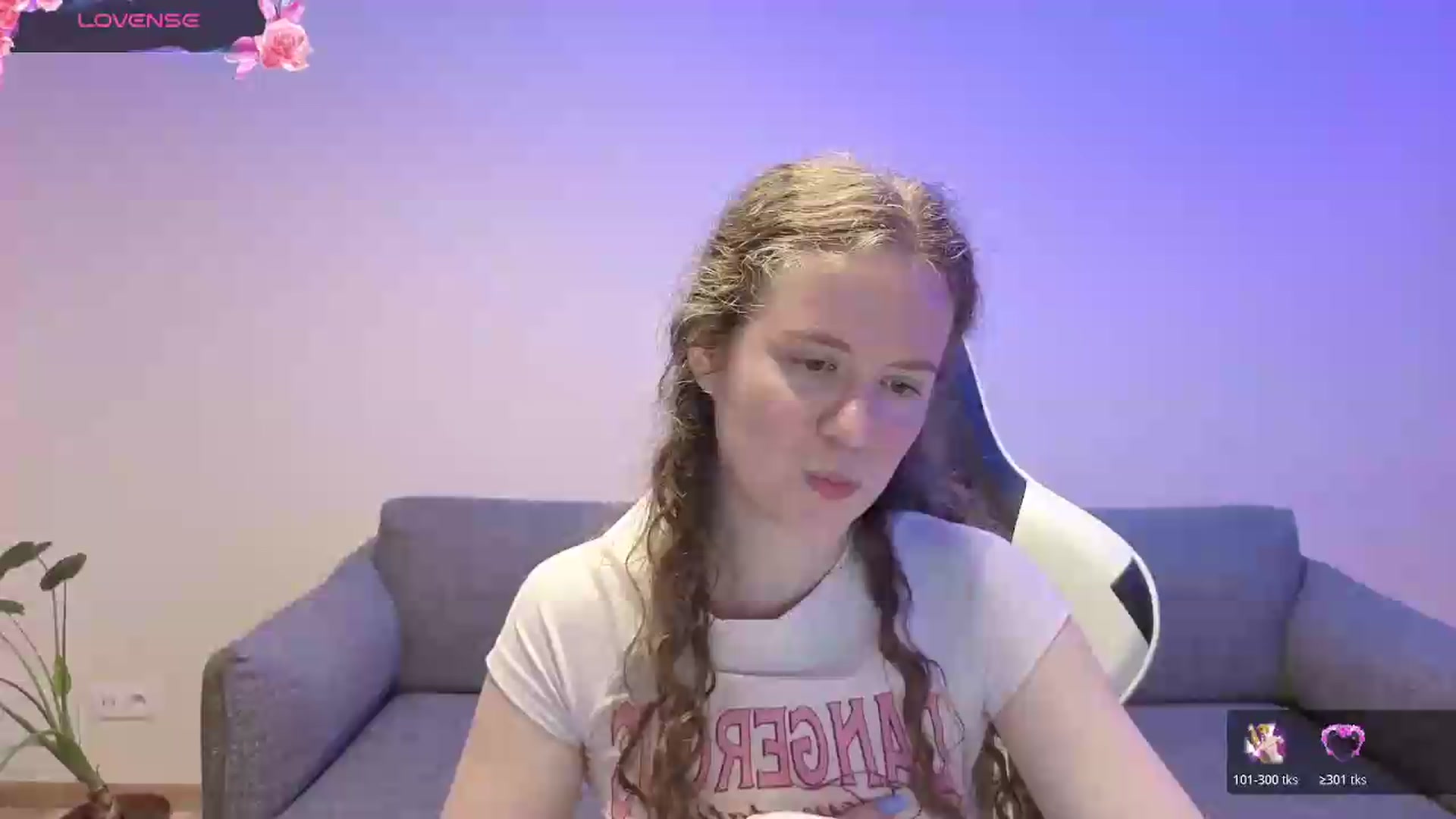 Gallery image thumbnail from BlueFlowerr's myfreecams stream on, 06/05/2026, 19:05 image 7 of 20