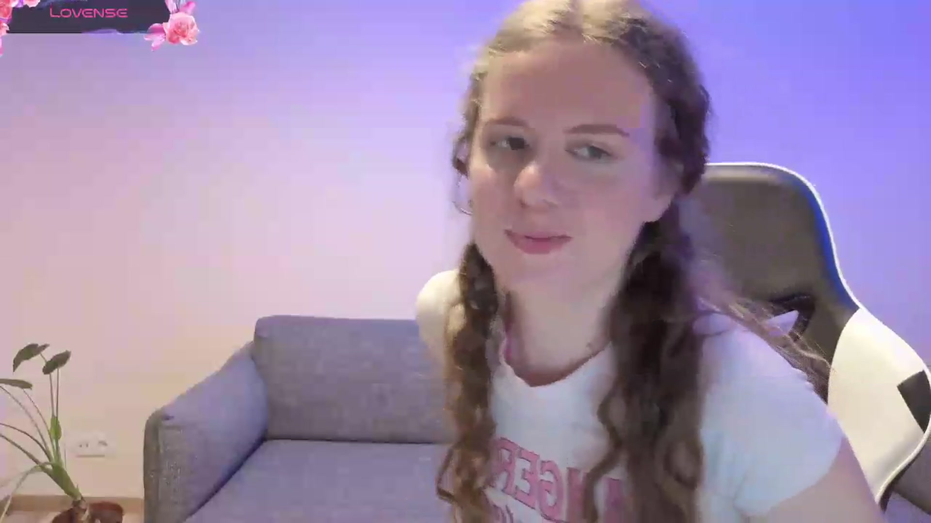 Gallery image thumbnail from BlueFlowerr's myfreecams stream on, 06/05/2026, 19:05 image 11 of 20
