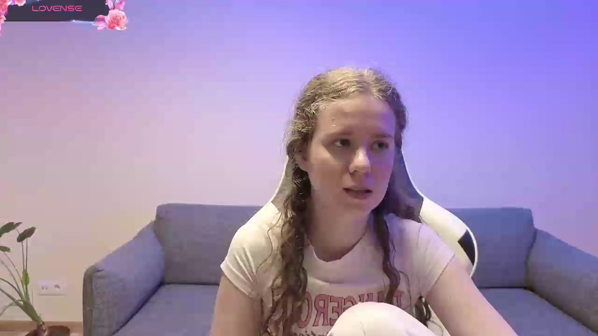 Gallery image thumbnail from BlueFlowerr's myfreecams stream on, 06/05/2026, 19:05 image 5 of 20
