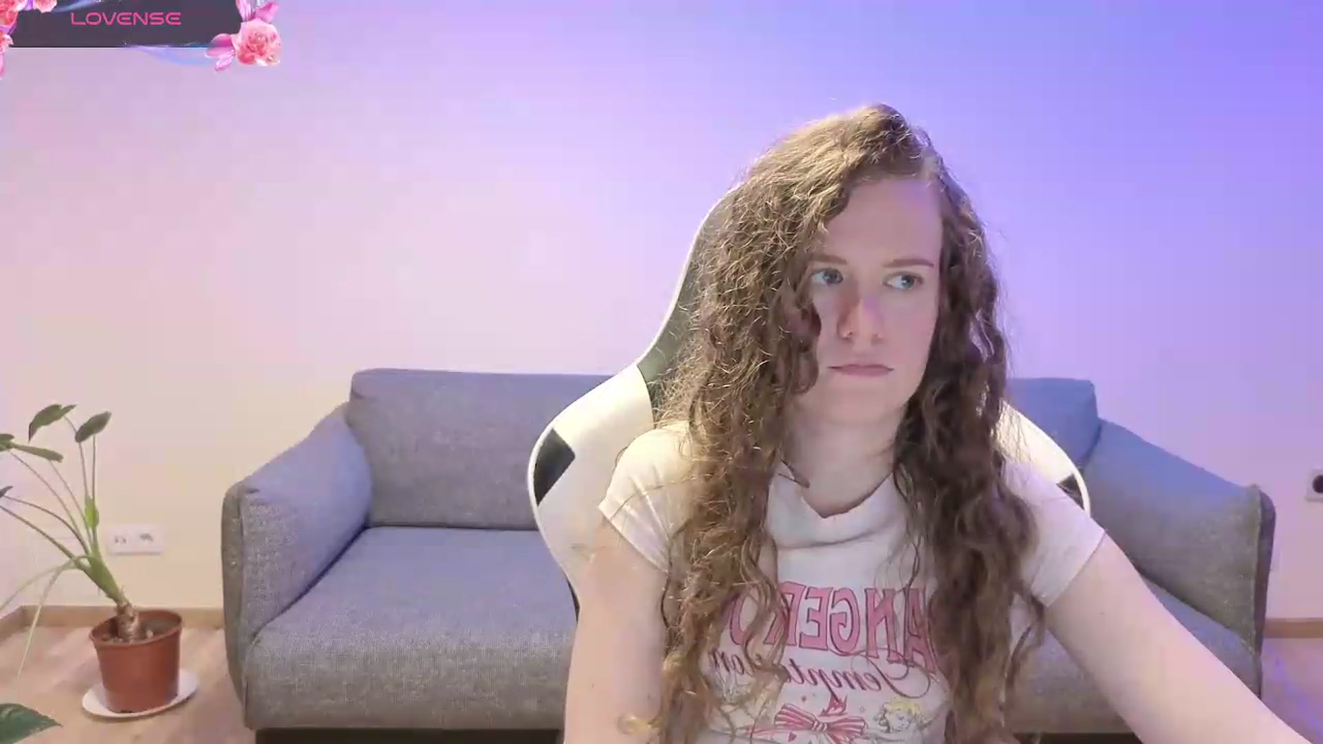 Gallery image thumbnail from BlueFlowerr's myfreecams stream on, 06/05/2026, 21:13 image 8 of 20