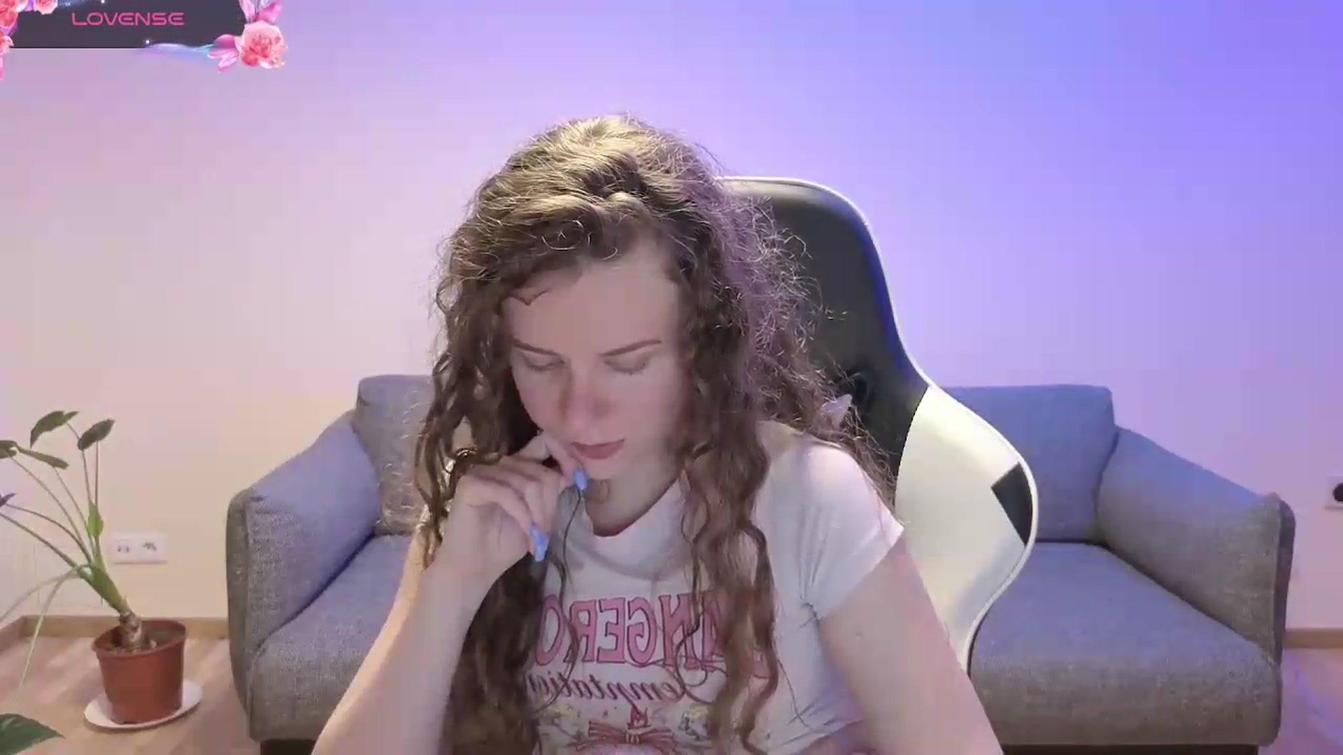 Gallery image thumbnail from BlueFlowerr's myfreecams stream on, 06/05/2026, 21:13 image 20 of 20