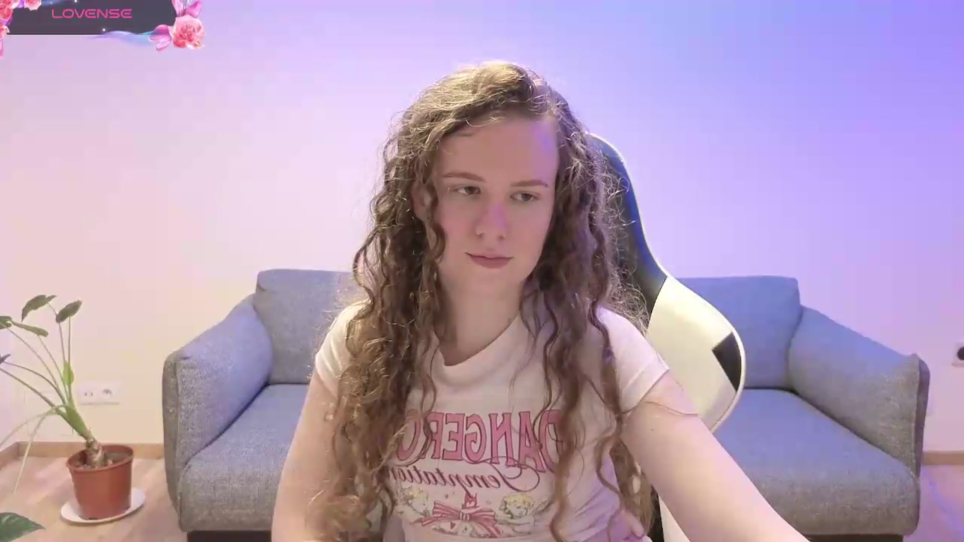 Gallery image thumbnail from BlueFlowerr's myfreecams stream on, 06/05/2026, 21:13 image 17 of 20